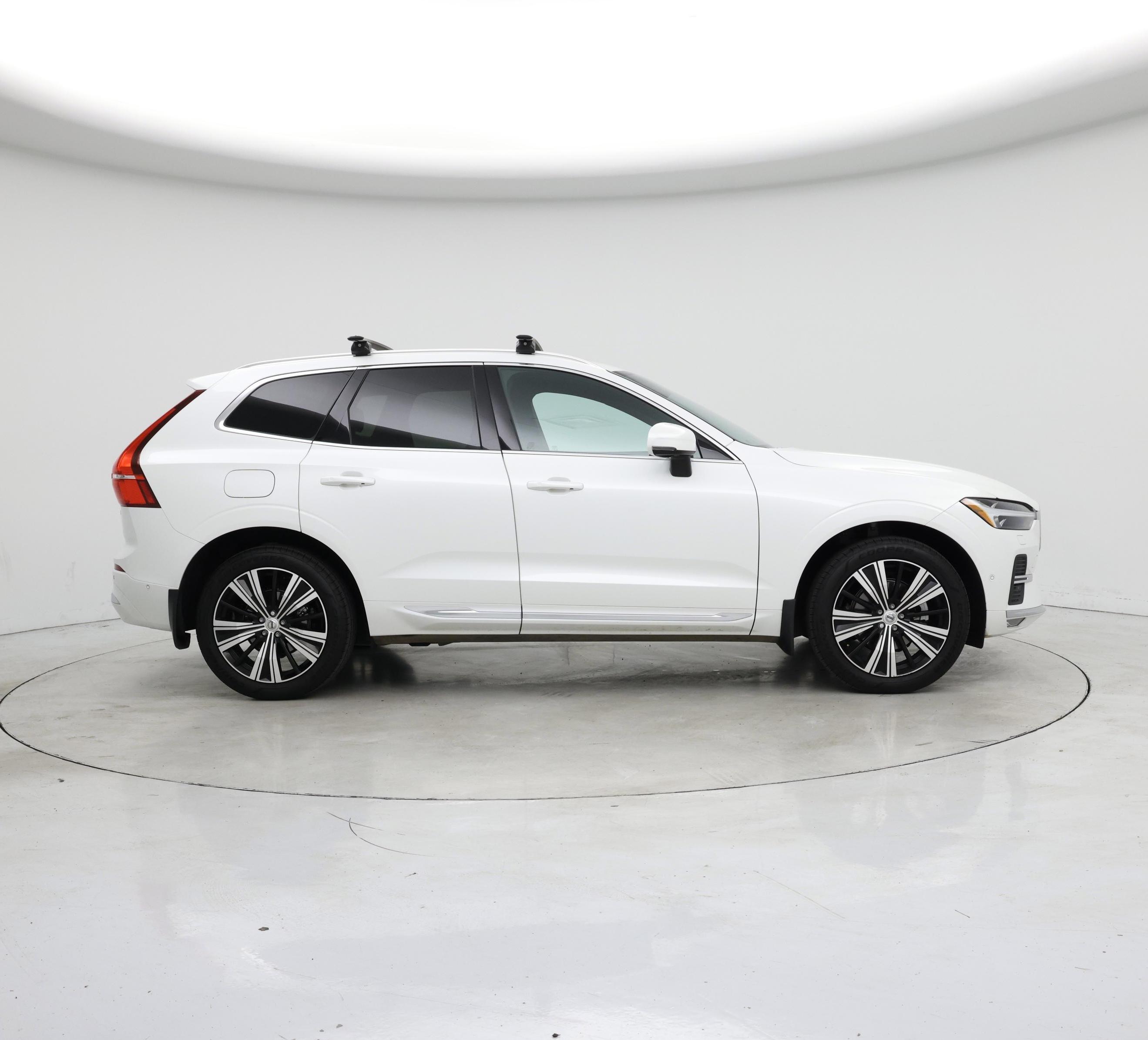 Thumbnail: 2023 Volvo XC60 - 7