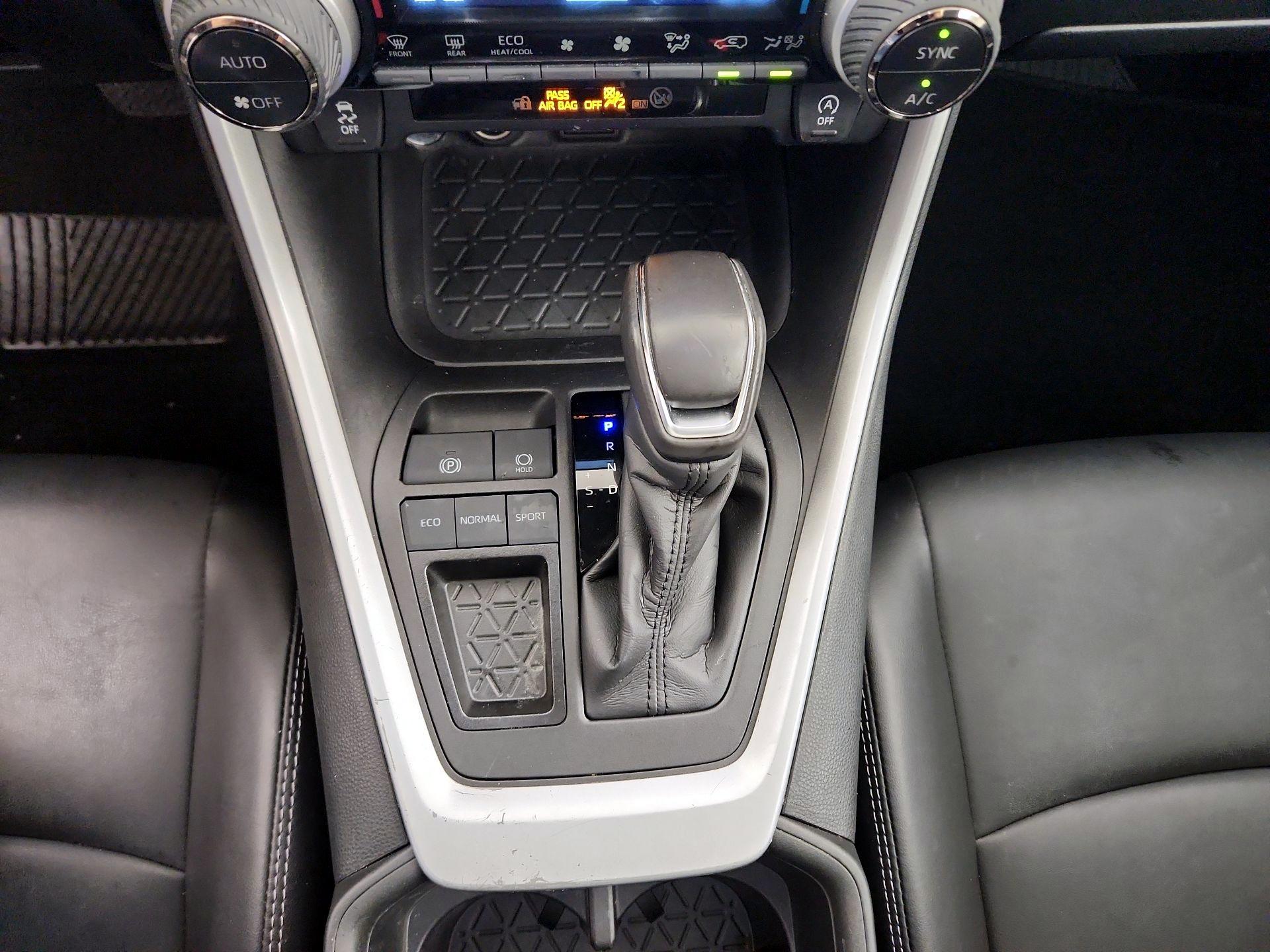 Thumbnail: 2023 Toyota RAV4 - 17