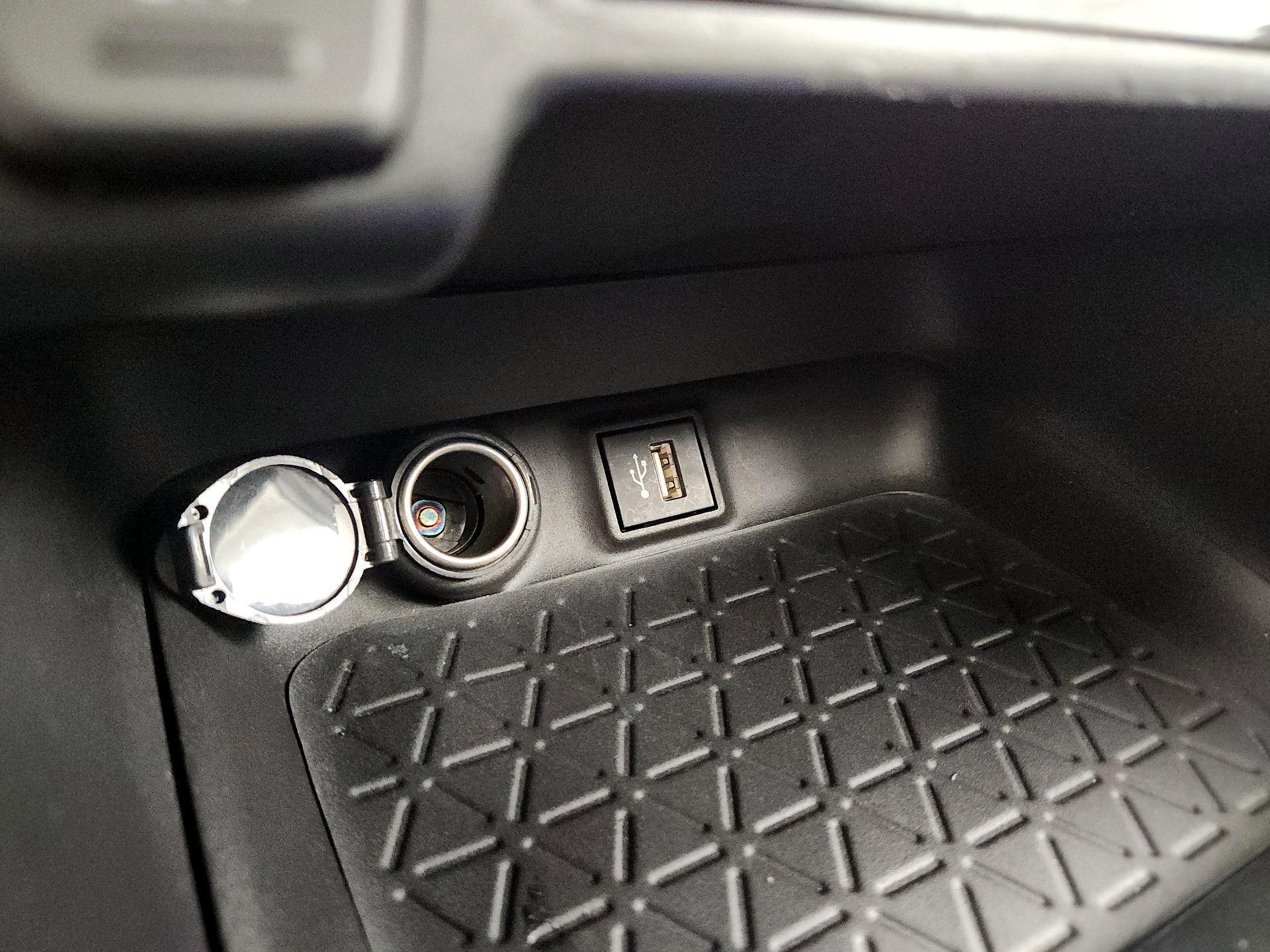 Thumbnail: 2023 Toyota RAV4 - 18