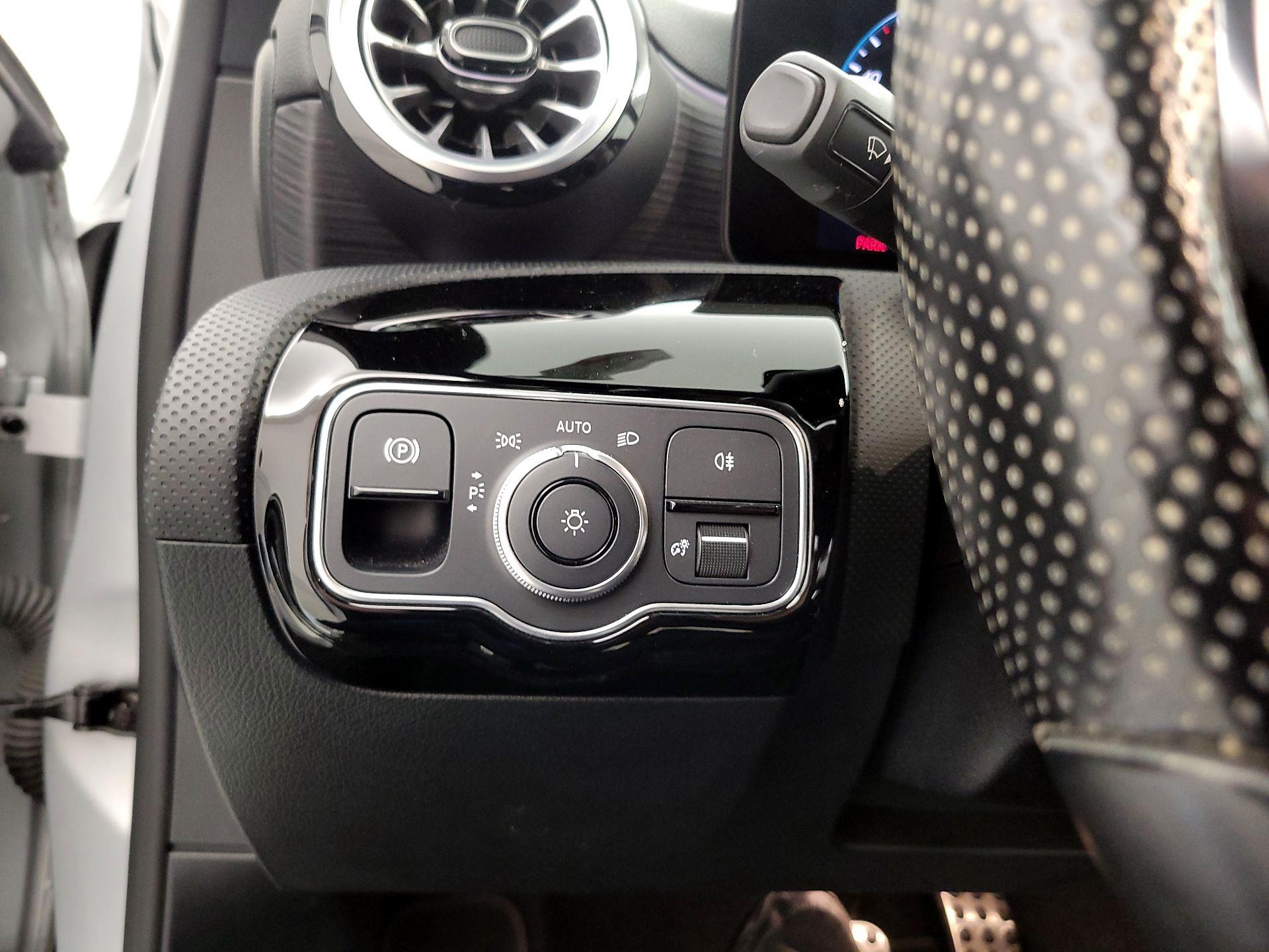 Thumbnail: 2022 Mercedes-Benz A-Class - 13