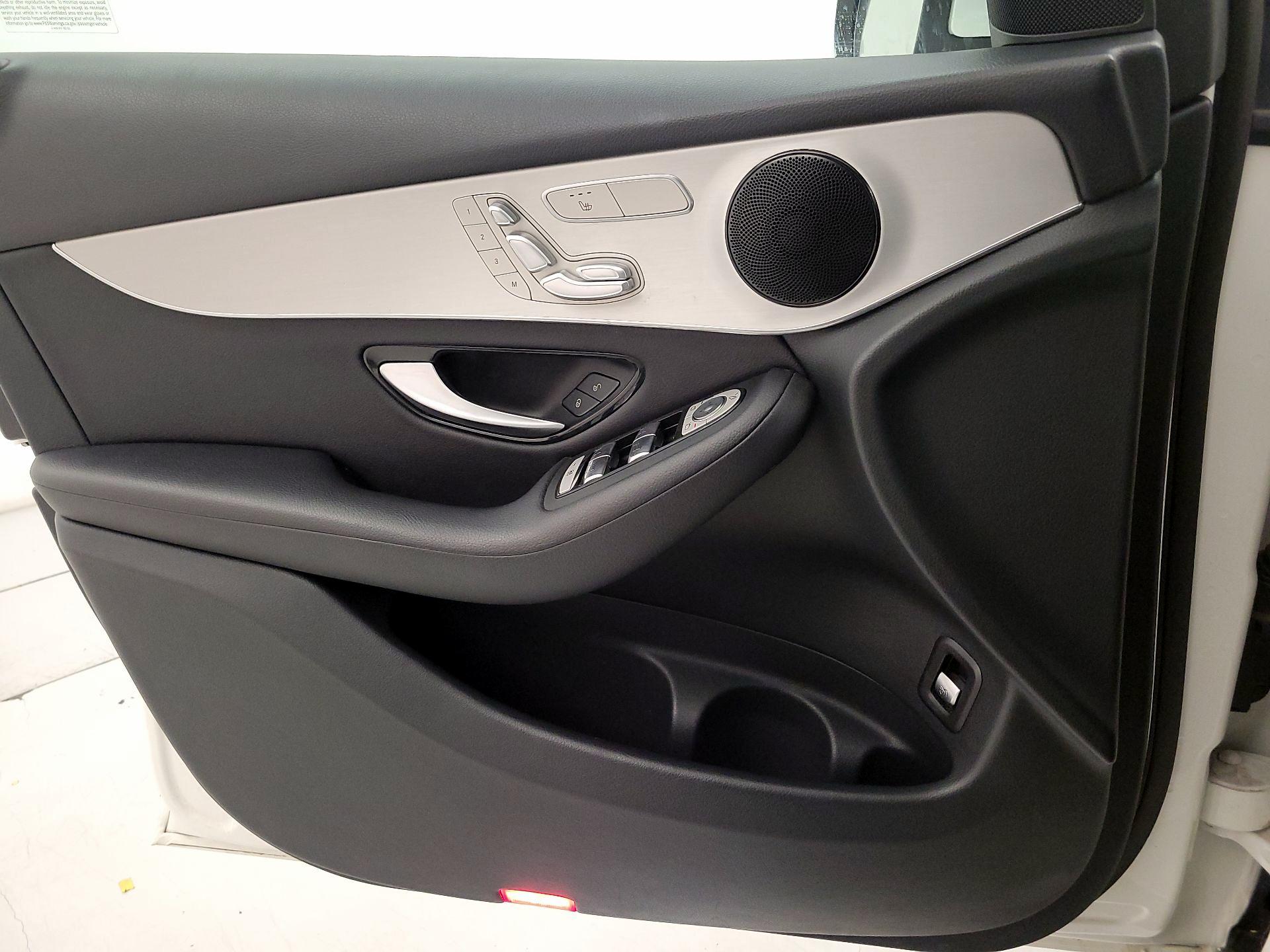 Thumbnail: 2022 Mercedes-Benz GLC - 12