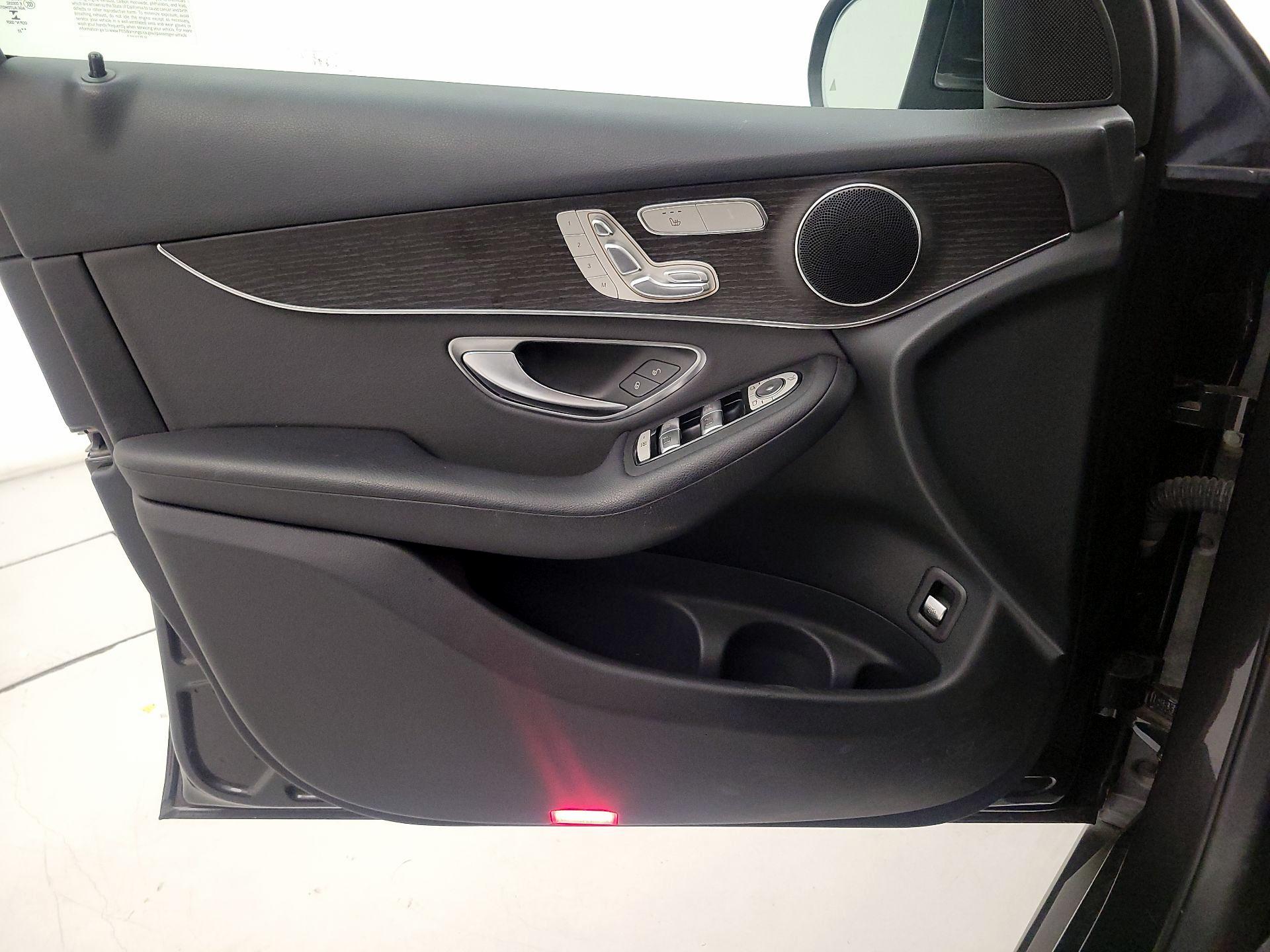 Thumbnail: 2022 Mercedes-Benz GLC - 12