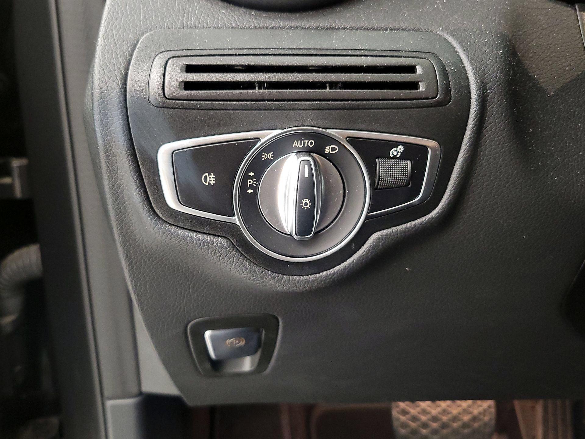 Thumbnail: 2022 Mercedes-Benz GLC - 13