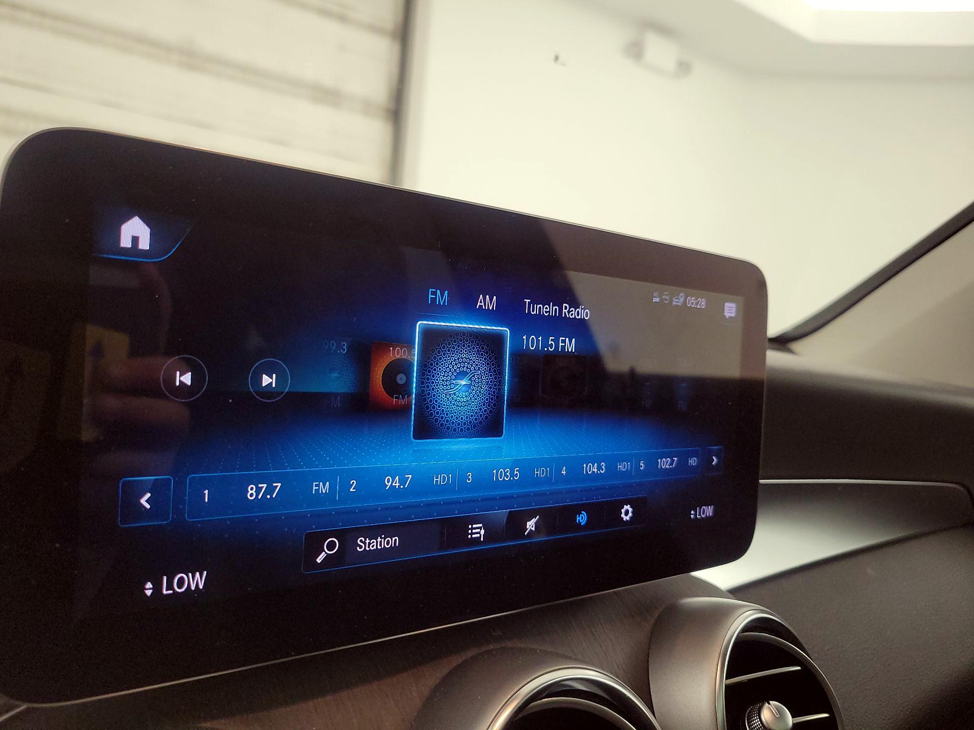 Thumbnail: 2022 Mercedes-Benz GLC - 15