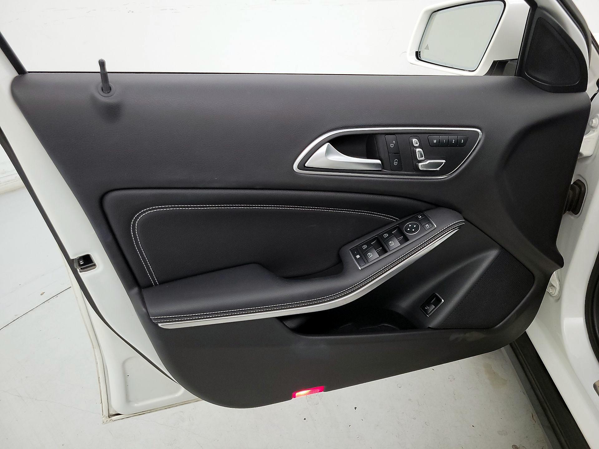 Thumbnail: 2019 Mercedes-Benz GLA - 12