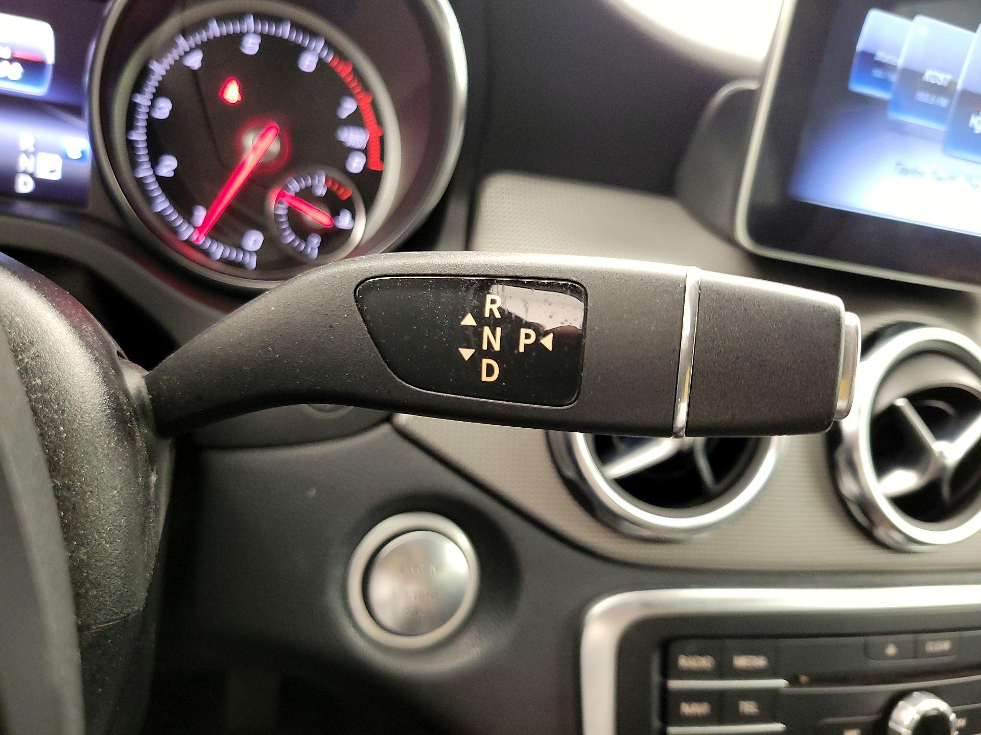 Thumbnail: 2019 Mercedes-Benz GLA - 17