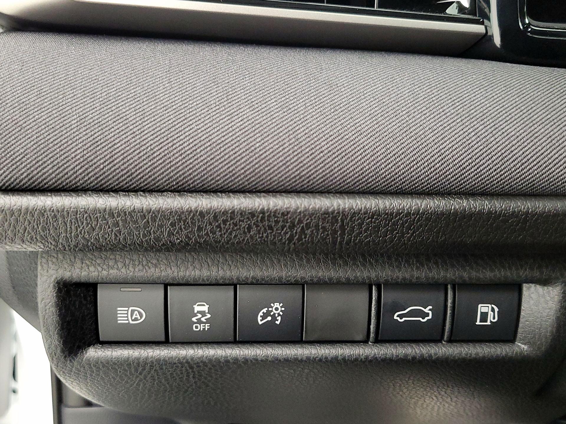 Thumbnail: 2025 Toyota Camry - 13