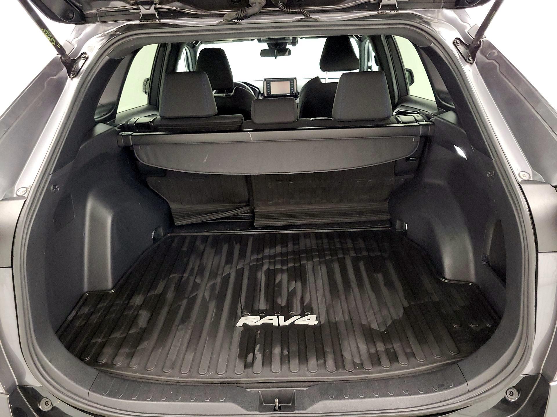 Thumbnail: 2022 Toyota RAV4 - 19