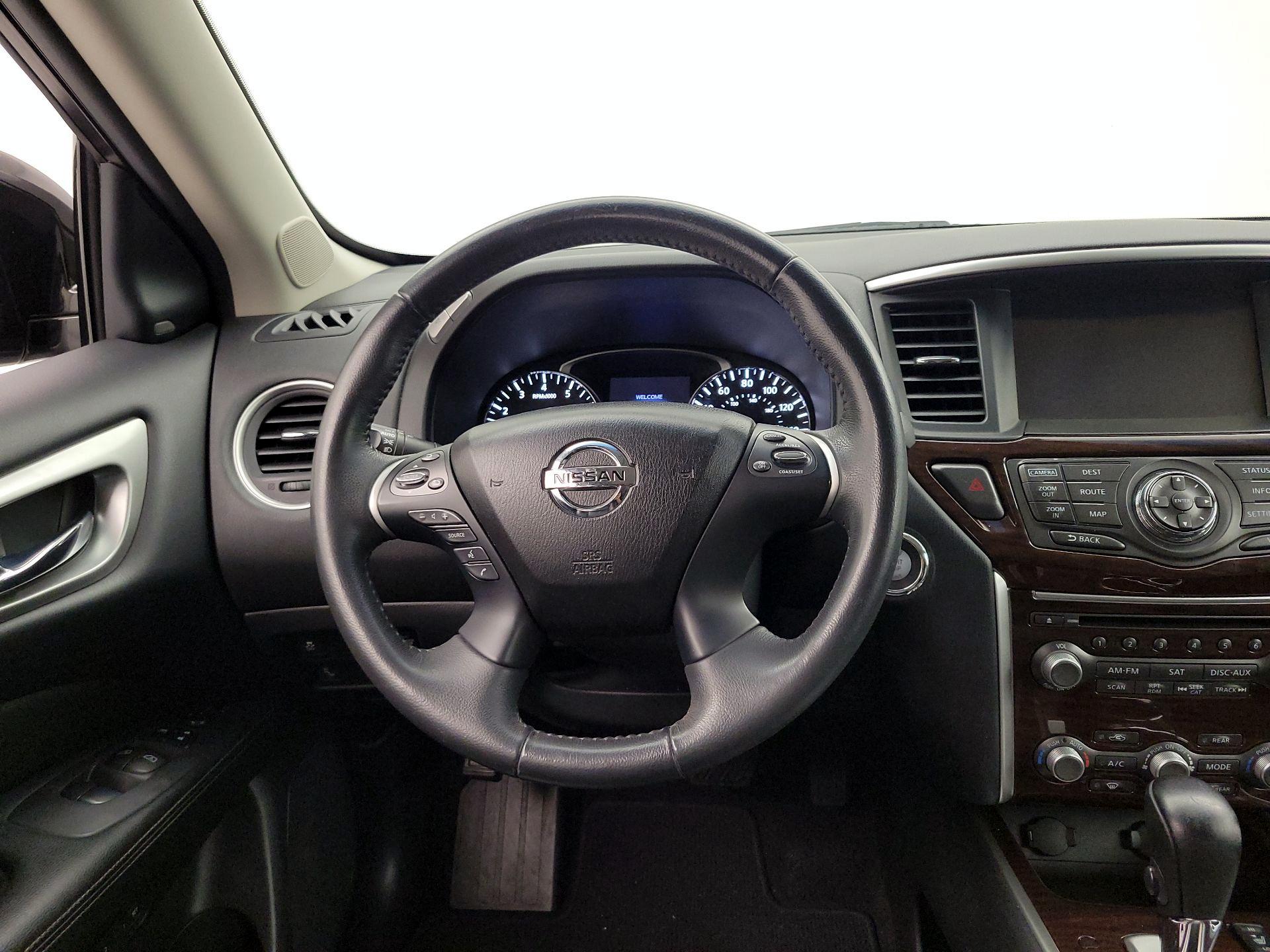 Thumbnail: 2015 Nissan Pathfinder - 10