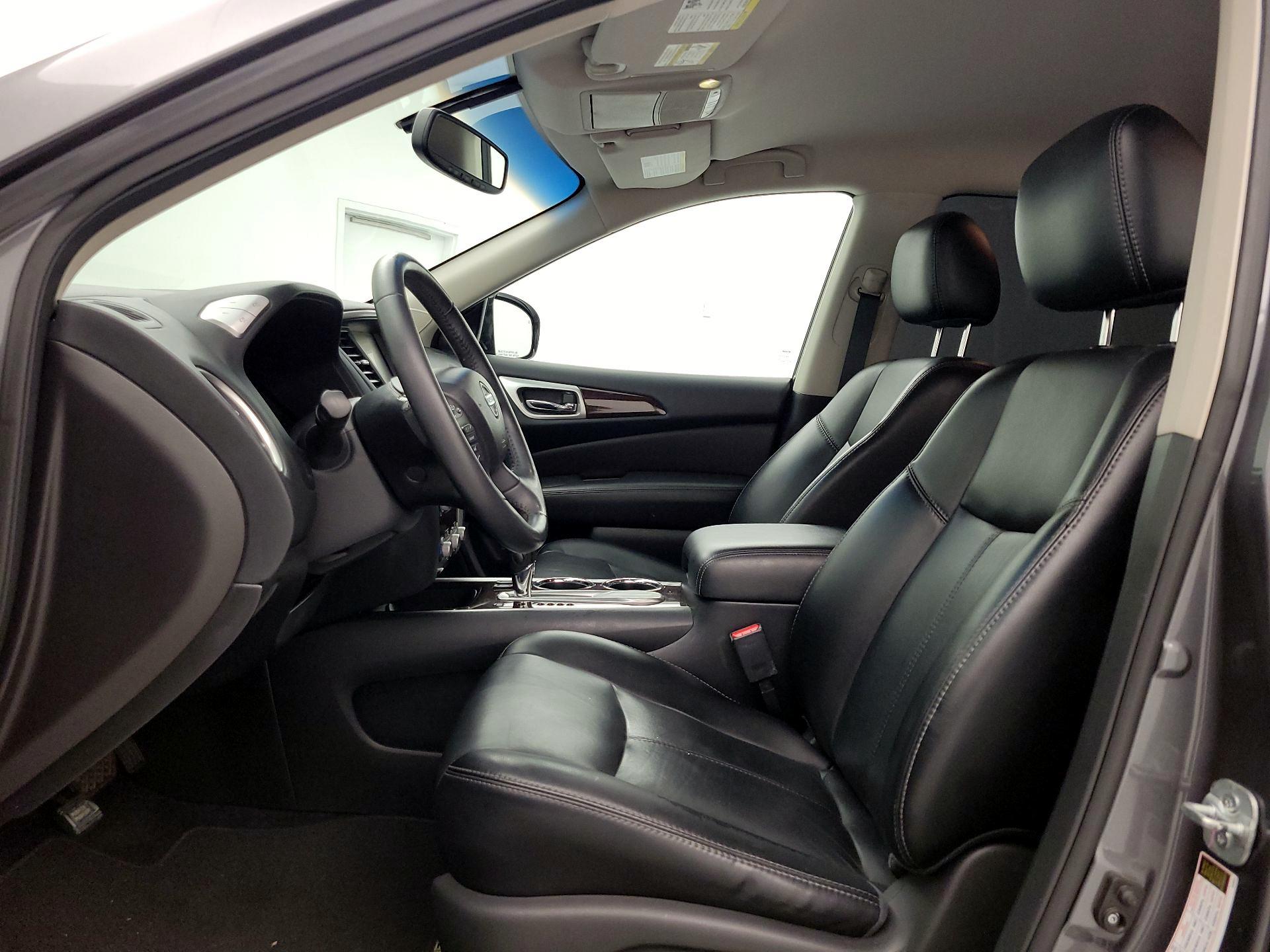 Thumbnail: 2015 Nissan Pathfinder - 11