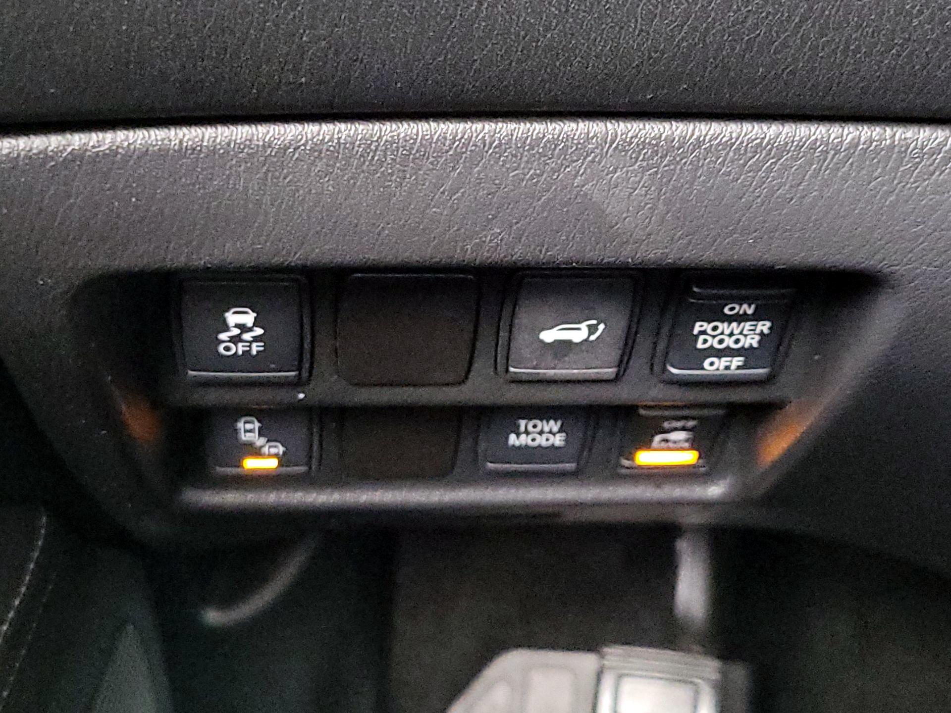 Thumbnail: 2015 Nissan Pathfinder - 13