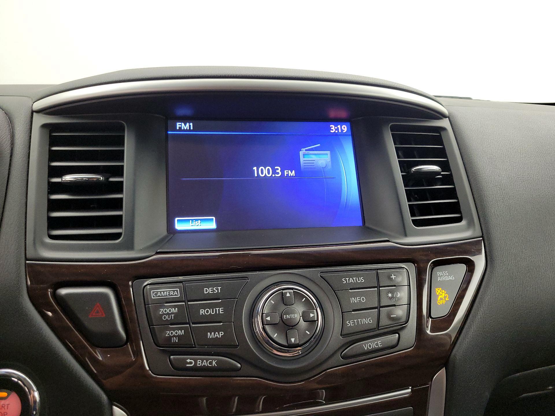 Thumbnail: 2015 Nissan Pathfinder - 16