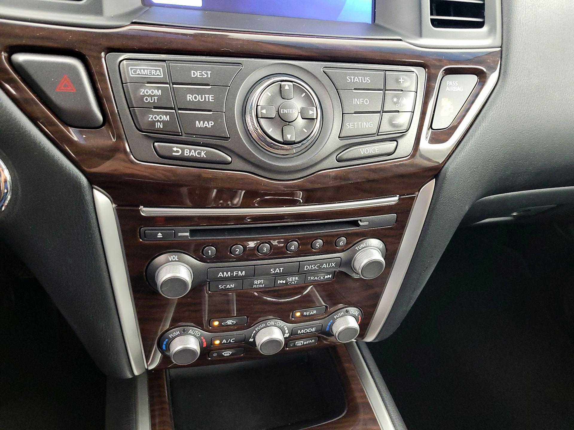 Thumbnail: 2015 Nissan Pathfinder - 17