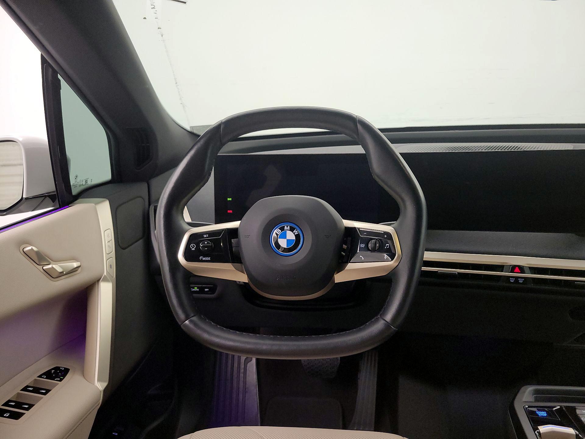 Thumbnail: 2023 BMW iX - 10