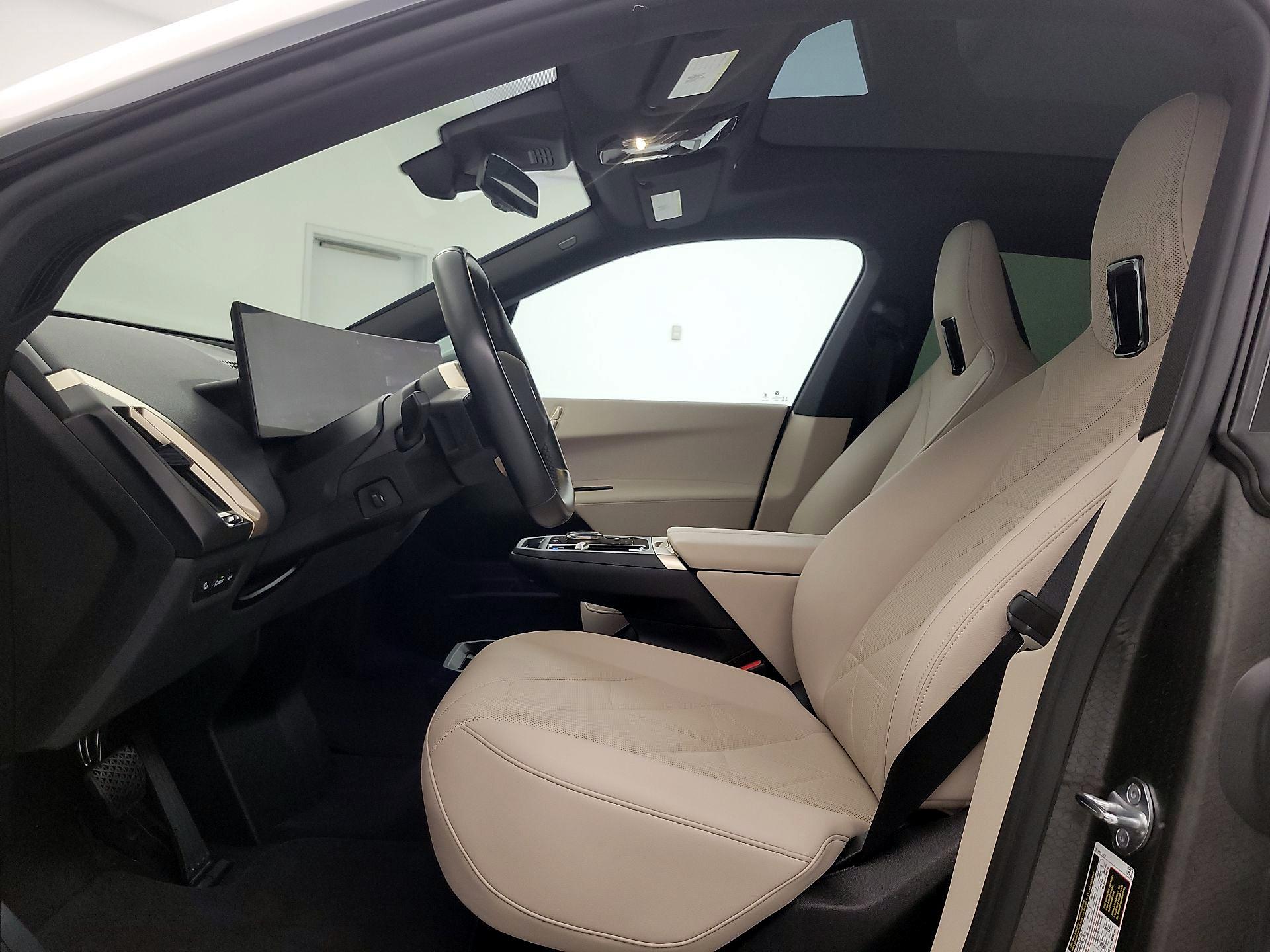 Thumbnail: 2023 BMW iX - 11