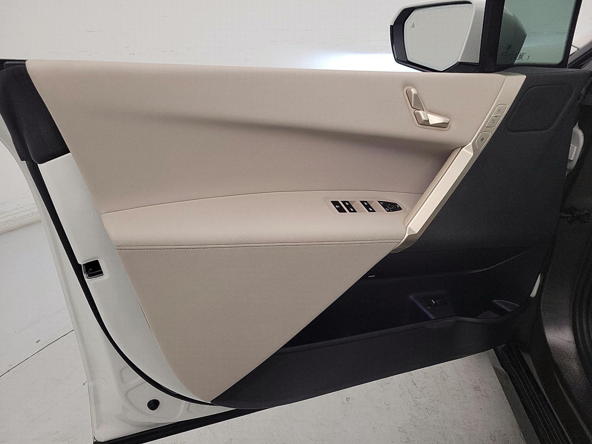 Thumbnail: 2023 BMW iX - 12