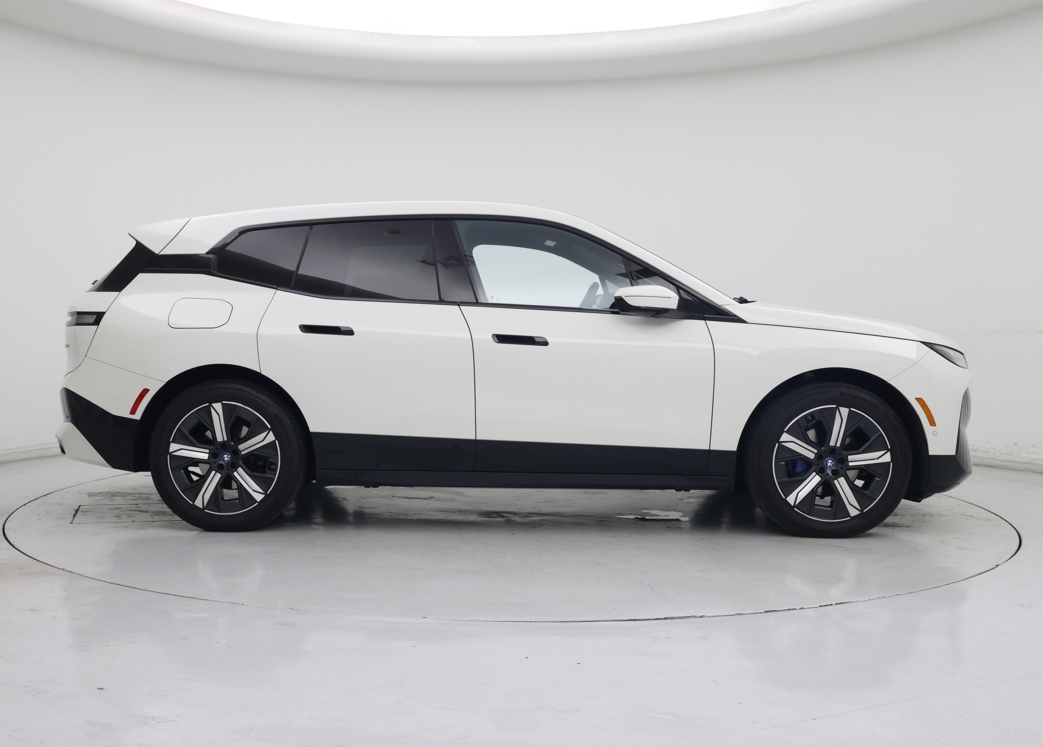 Thumbnail: 2023 BMW iX - 7