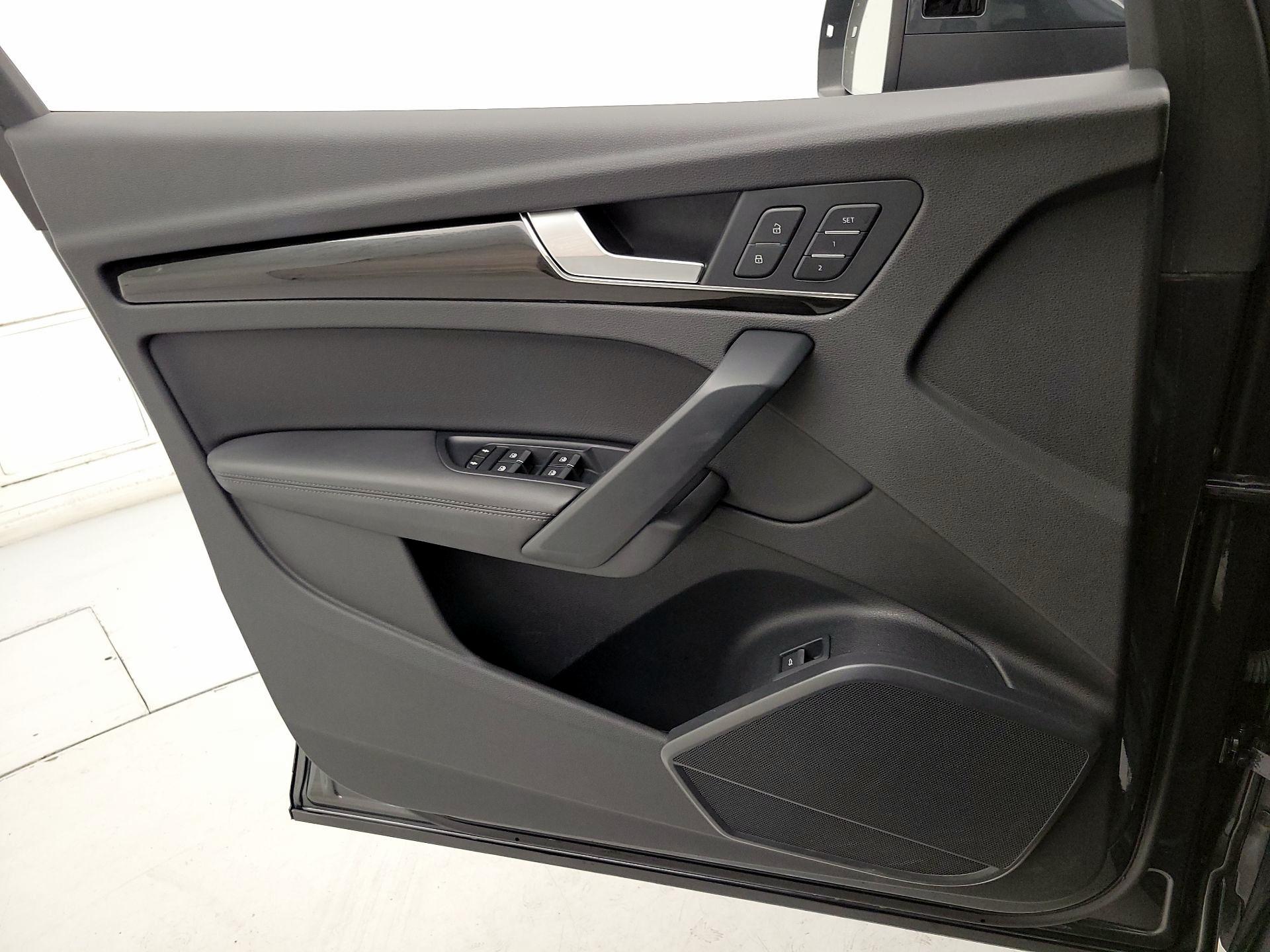 Thumbnail: 2019 Audi Q5 - 12