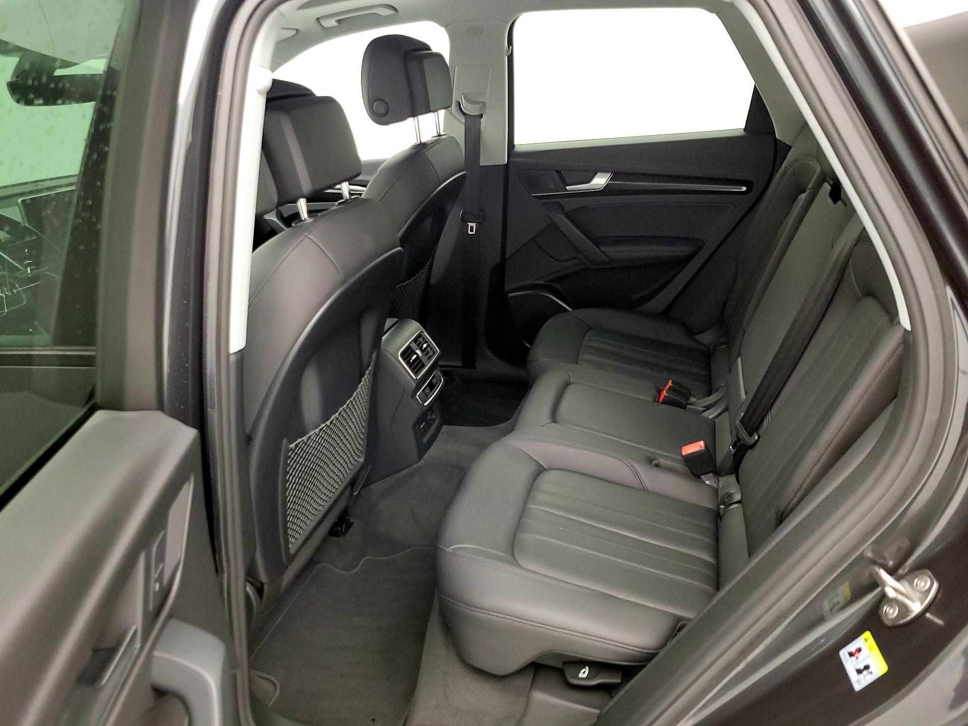 Thumbnail: 2019 Audi Q5 - 19