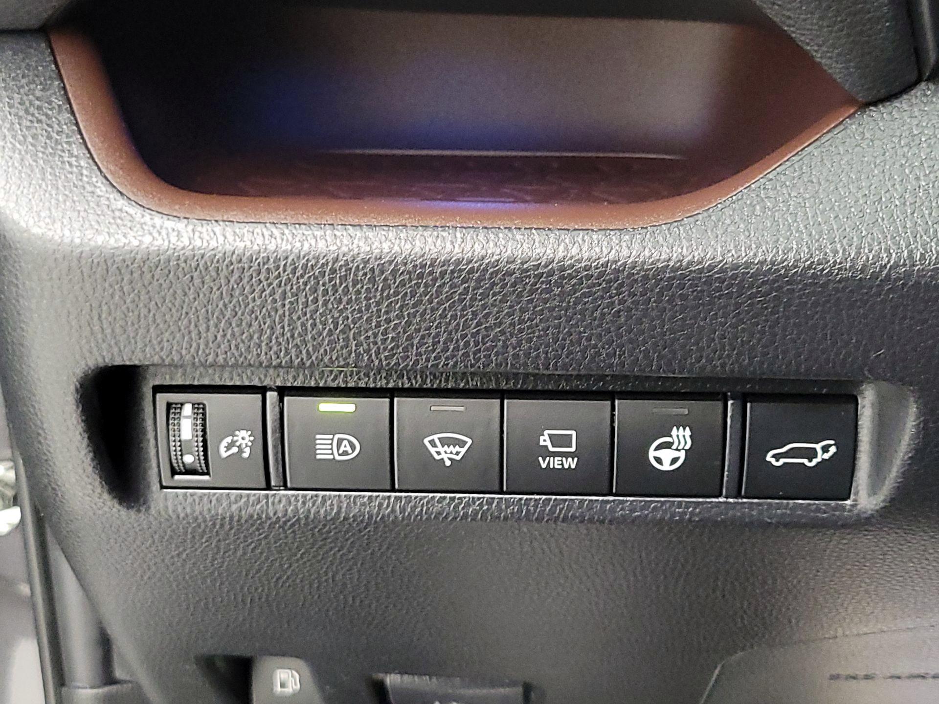 Thumbnail: 2020 Toyota RAV4 - 13