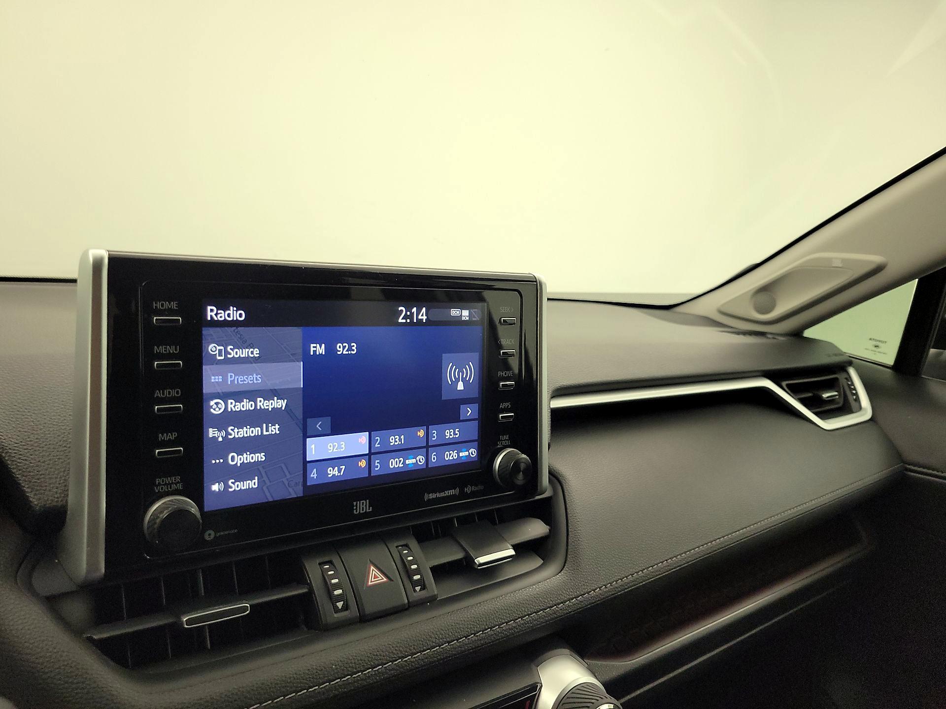 Thumbnail: 2020 Toyota RAV4 - 16