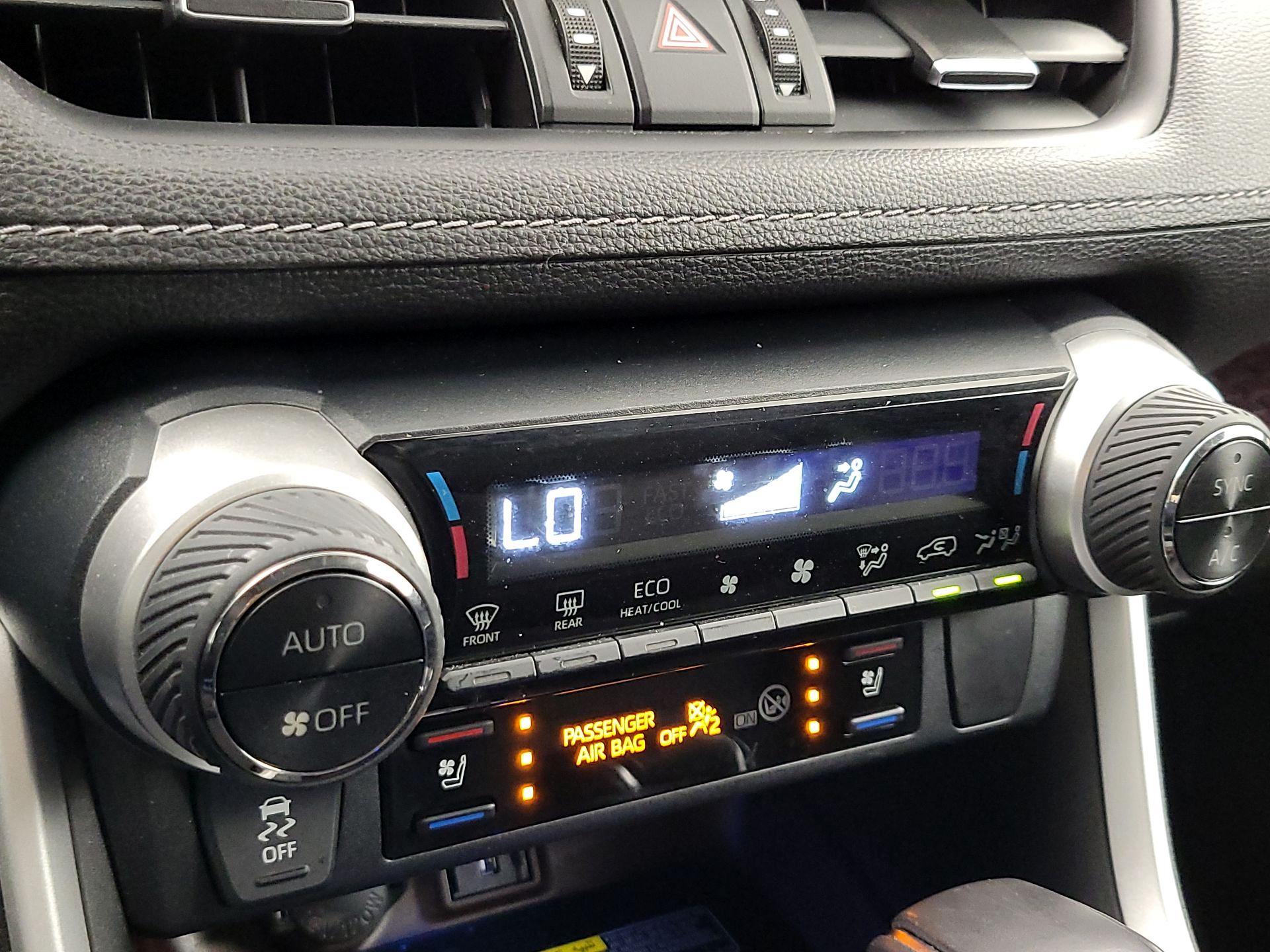 Thumbnail: 2020 Toyota RAV4 - 17