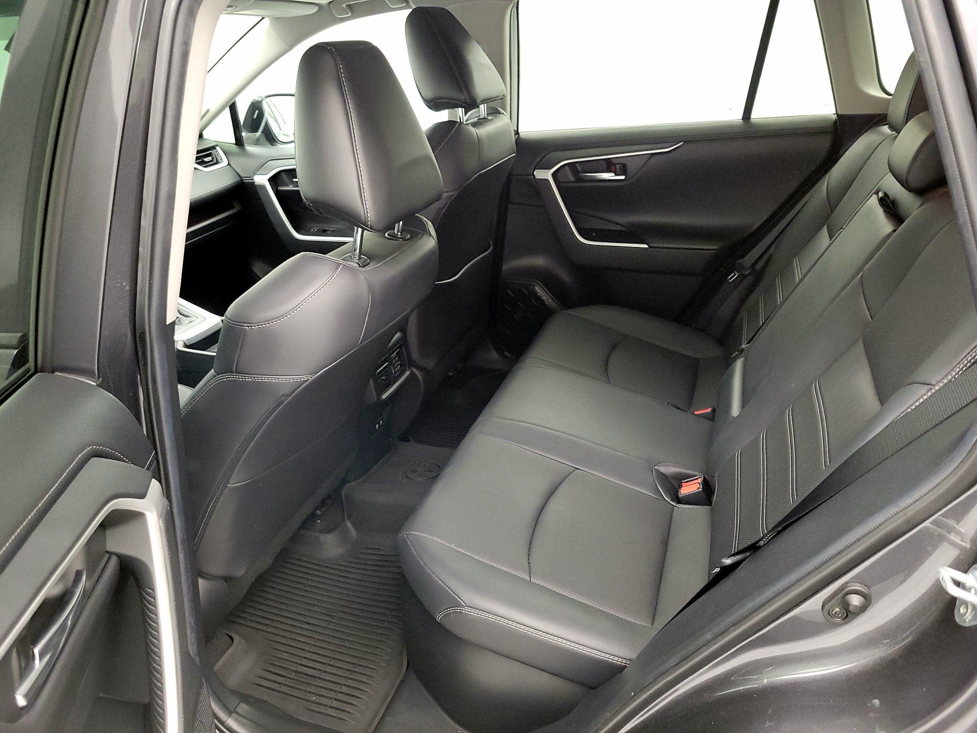 Thumbnail: 2020 Toyota RAV4 - 20