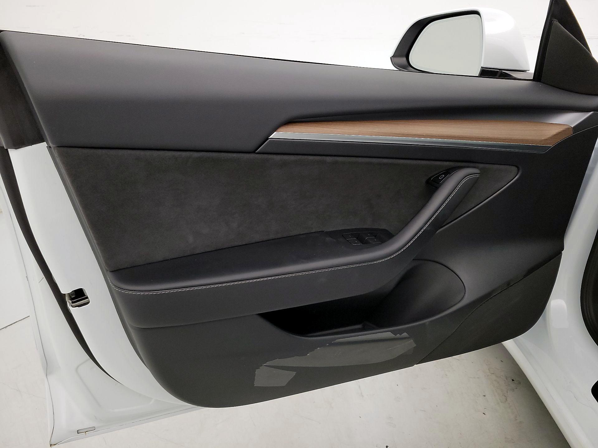 Thumbnail: 2023 Tesla Model 3 - 12