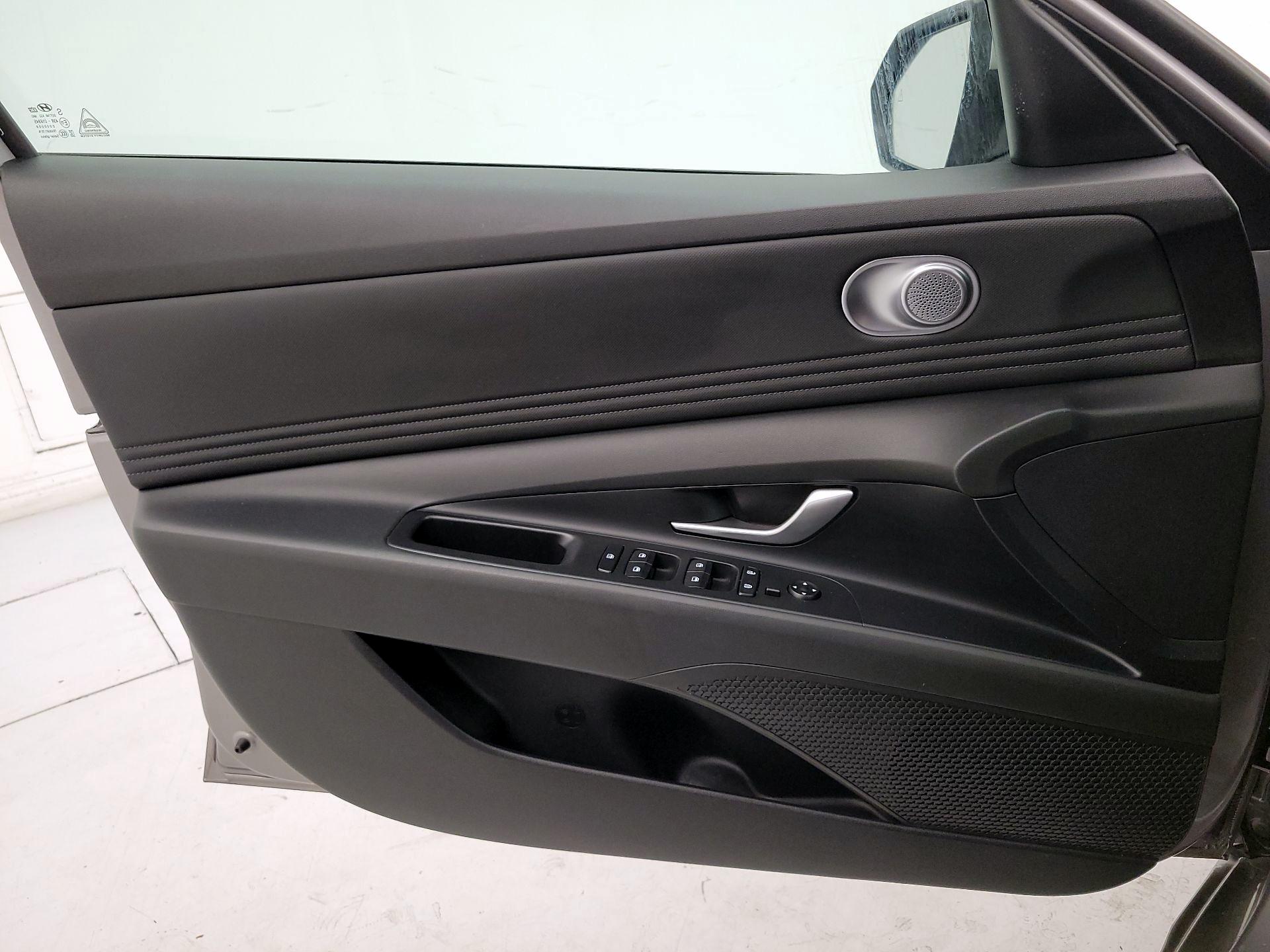 Thumbnail: 2023 Hyundai Elantra - 12