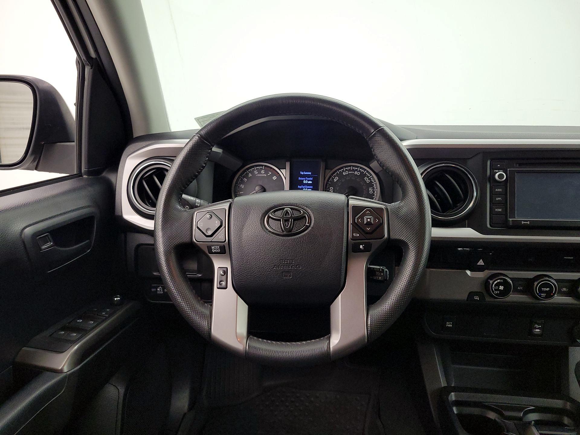 Thumbnail: 2017 Toyota Tacoma - 10