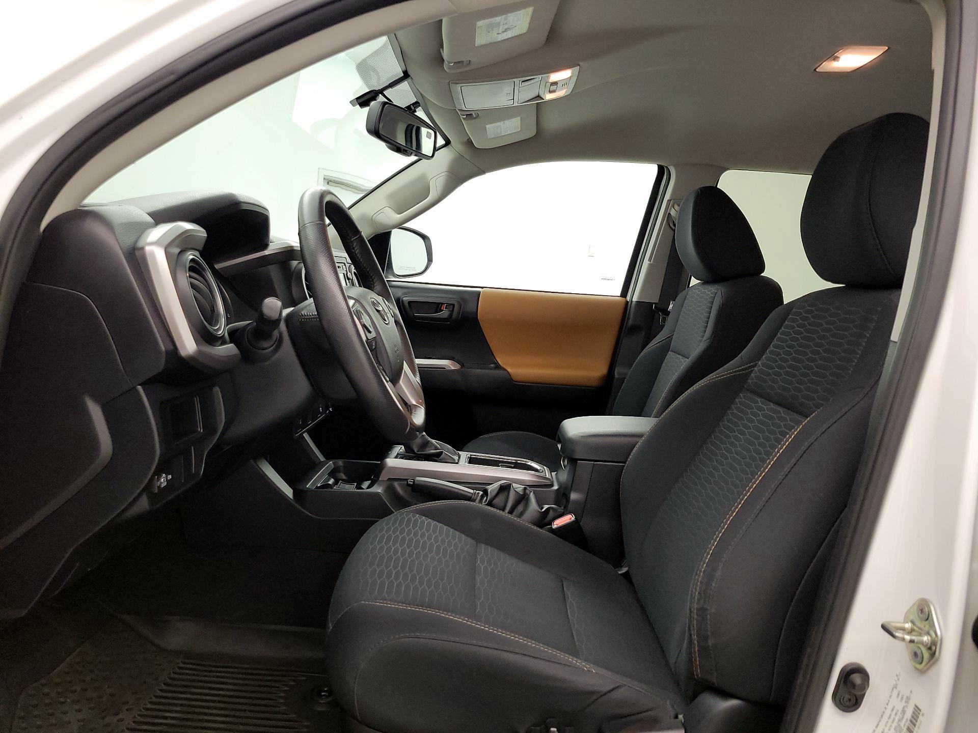 Thumbnail: 2017 Toyota Tacoma - 11