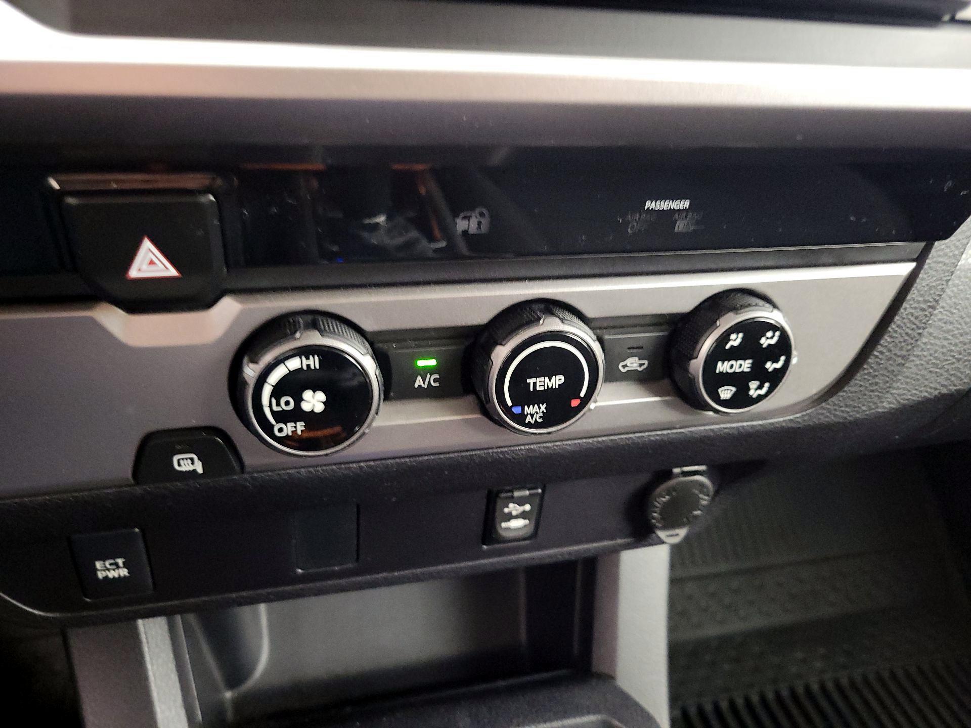 Thumbnail: 2017 Toyota Tacoma - 16