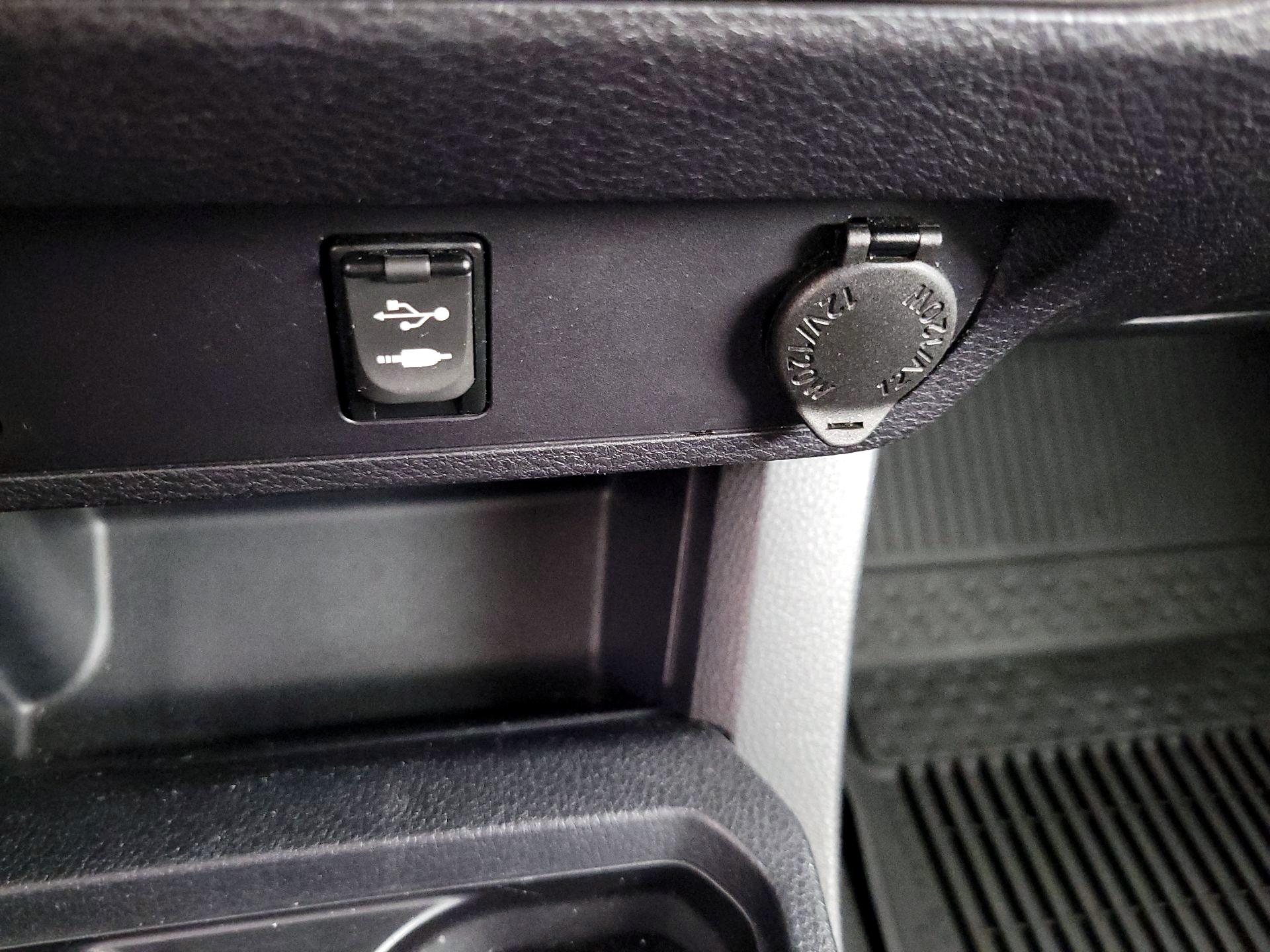 Thumbnail: 2017 Toyota Tacoma - 18