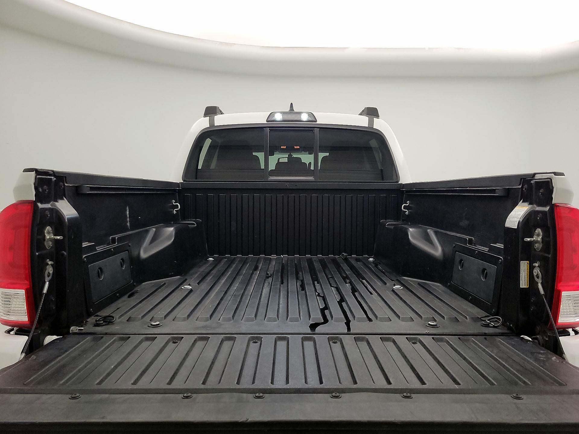 Thumbnail: 2017 Toyota Tacoma - 20