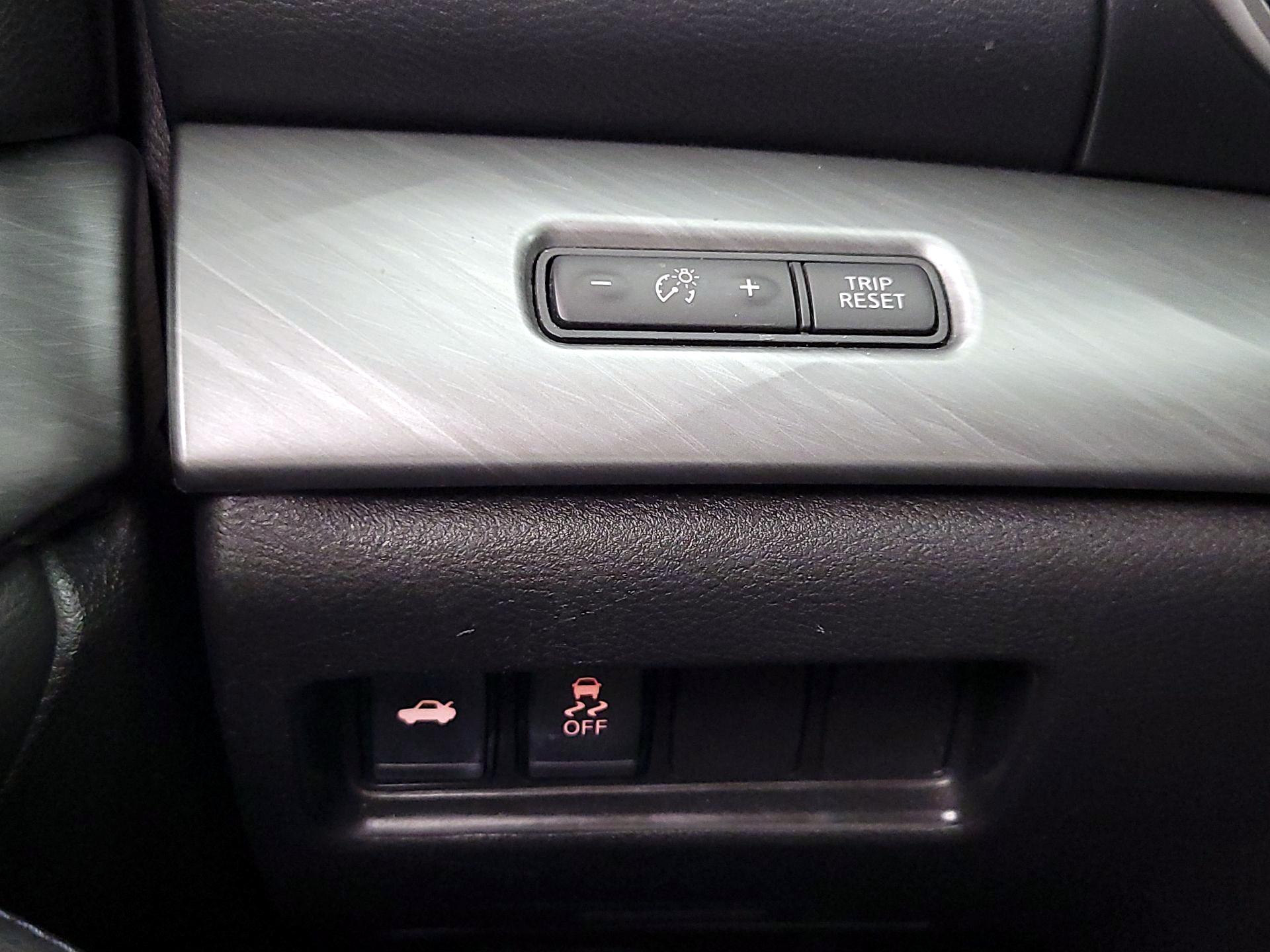 Thumbnail: 2017 Nissan Maxima - 13