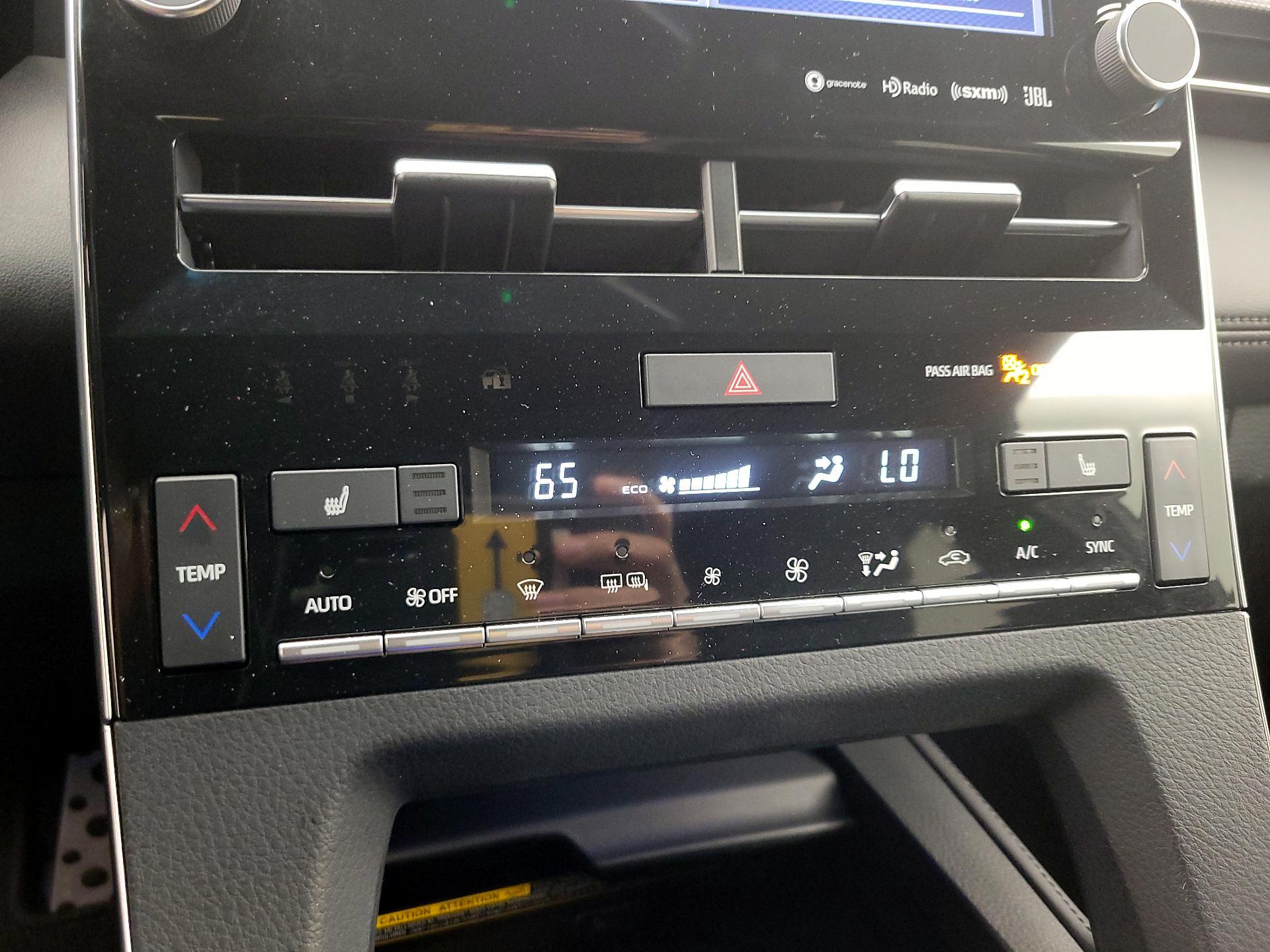 Thumbnail: 2019 Toyota Avalon - 16