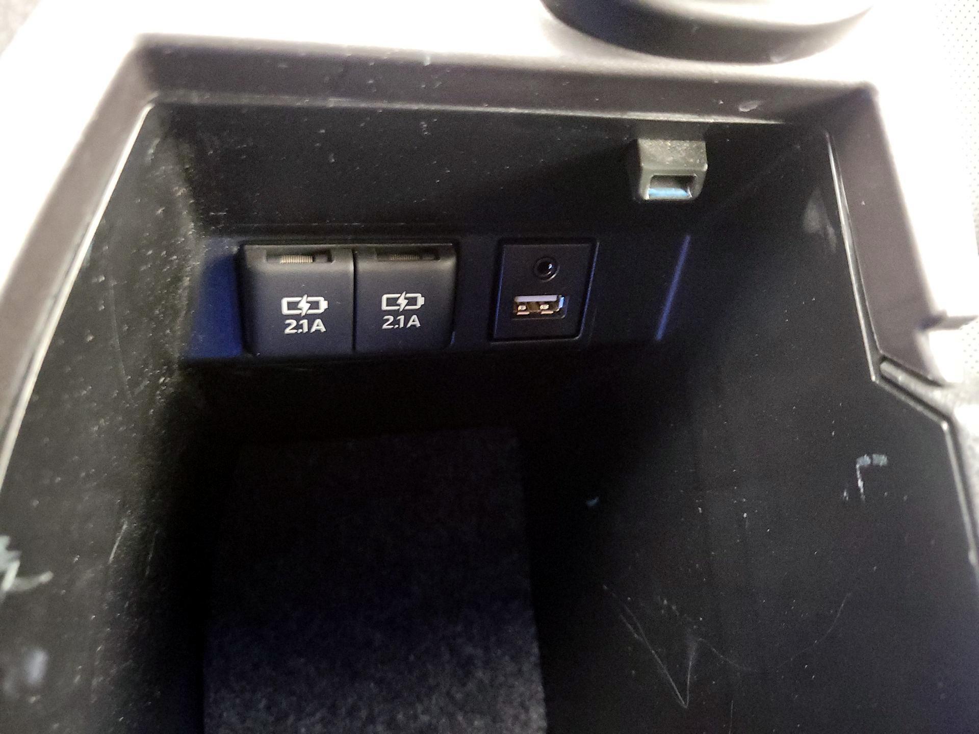 Thumbnail: 2019 Toyota Avalon - 18