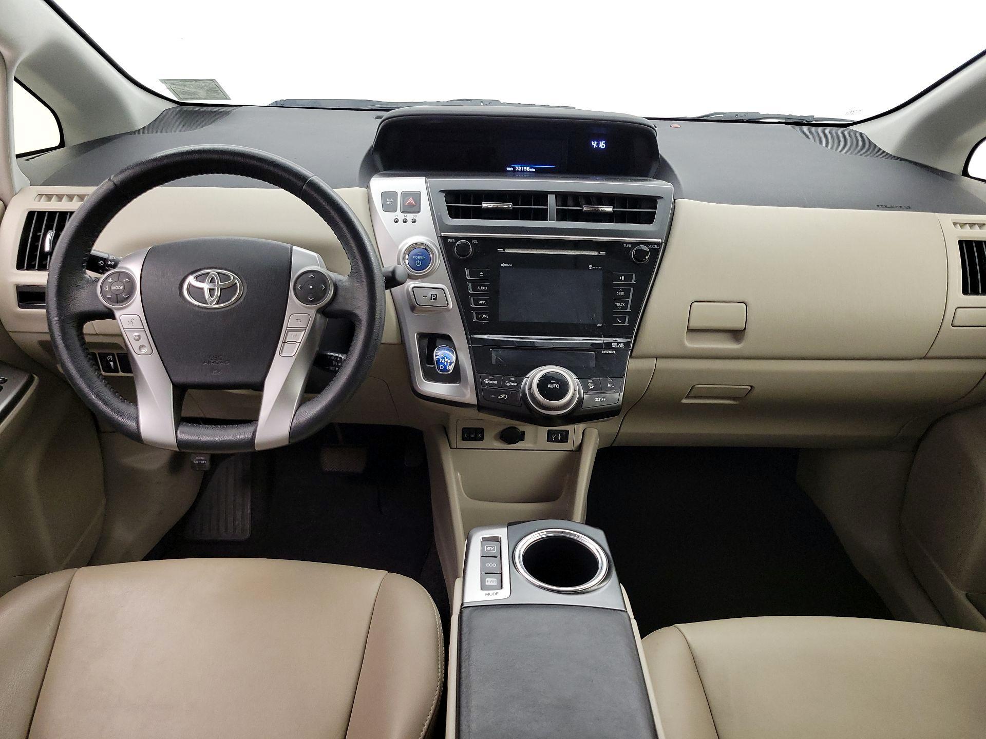 Thumbnail: 2015 Toyota Prius v - 9