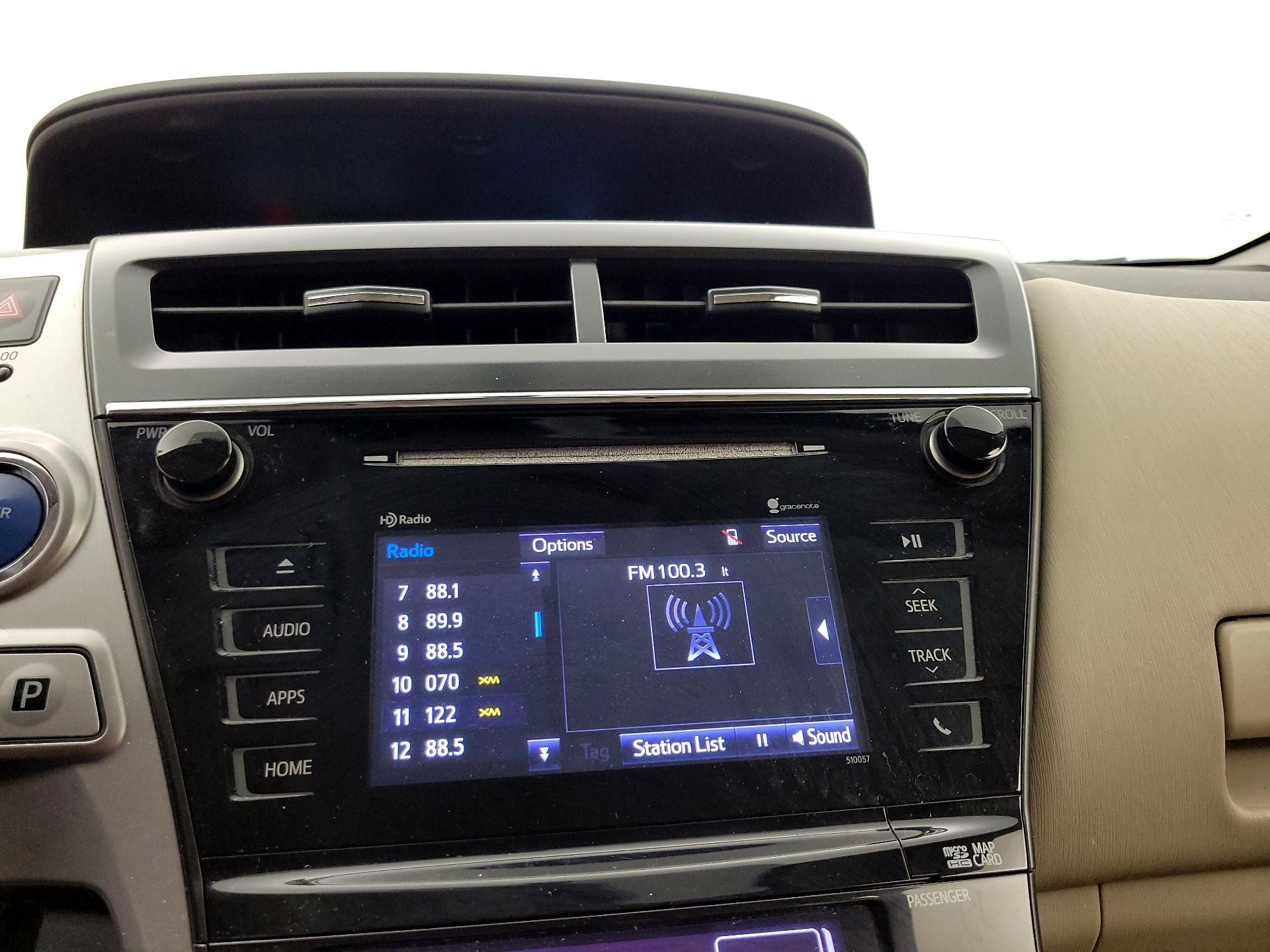 Thumbnail: 2015 Toyota Prius v - 16