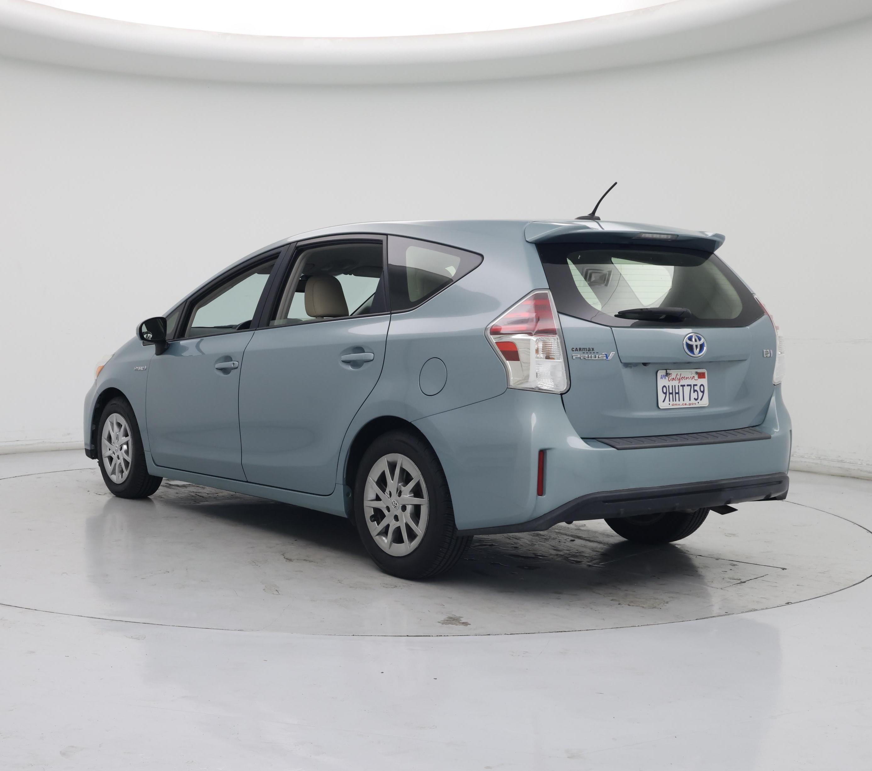 Thumbnail: 2015 Toyota Prius v - 2