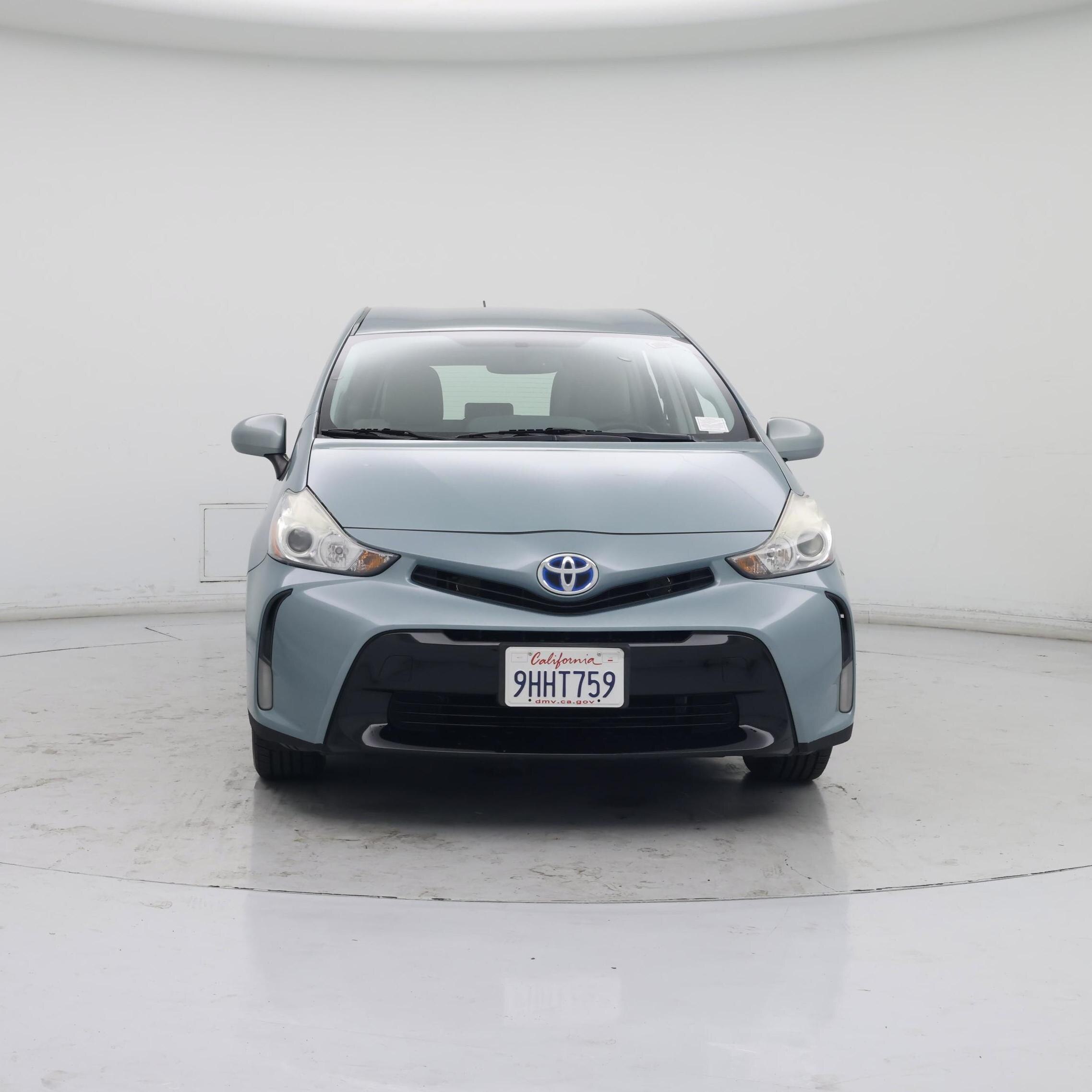 Thumbnail: 2015 Toyota Prius v - 5