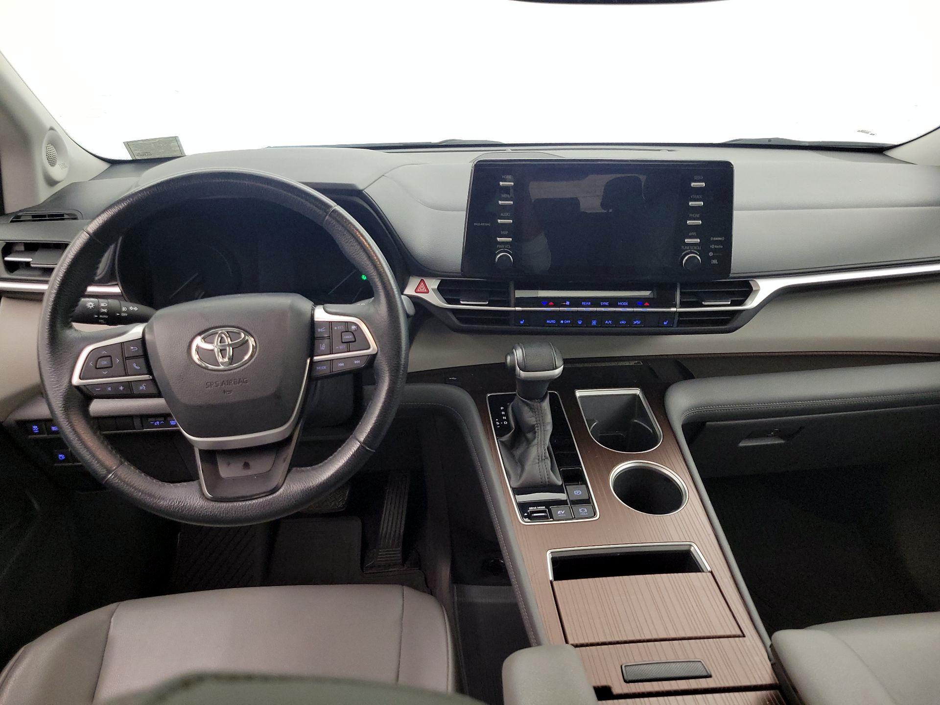 Thumbnail: 2021 Toyota Sienna - 9