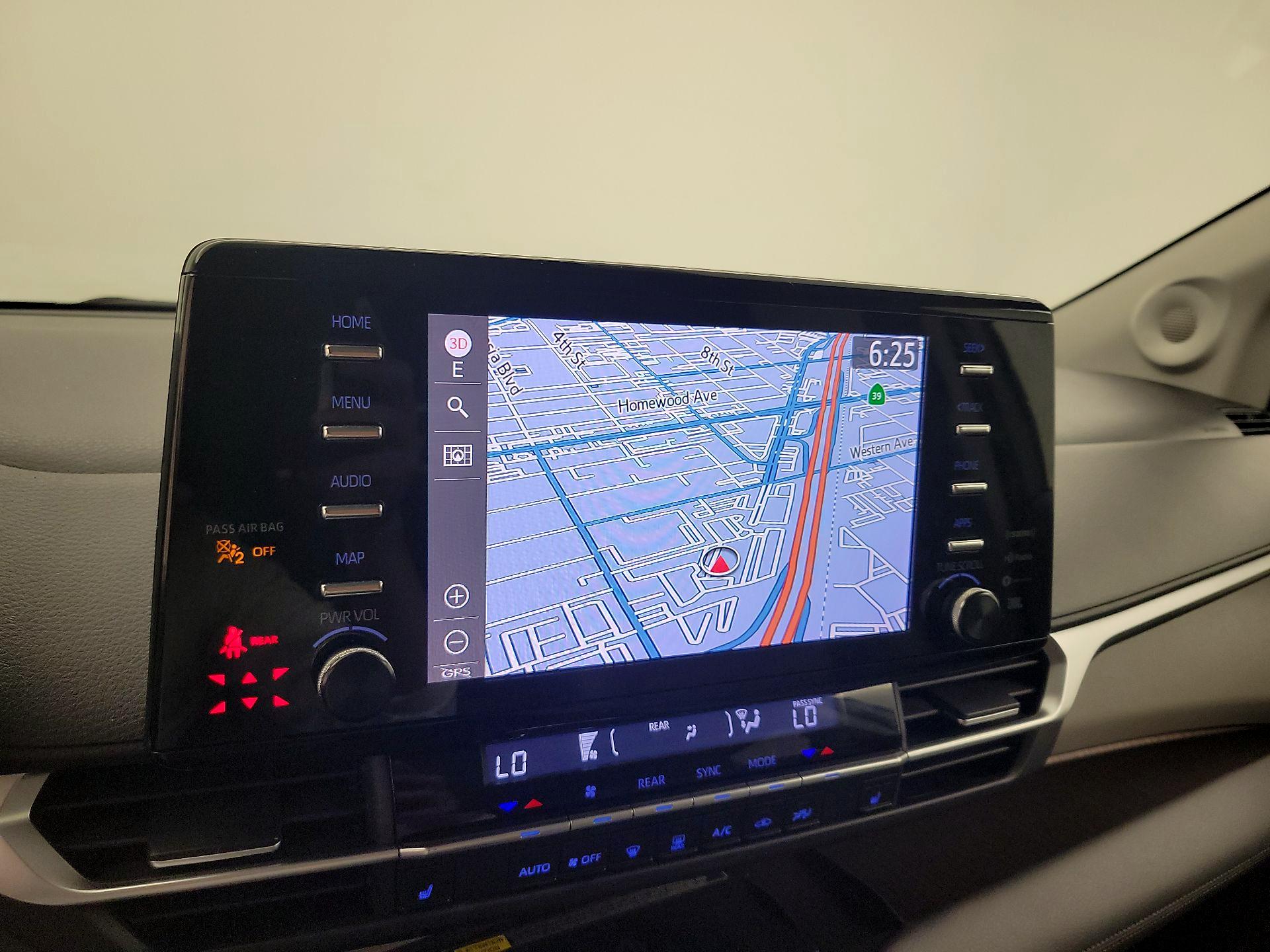 Thumbnail: 2021 Toyota Sienna - 14