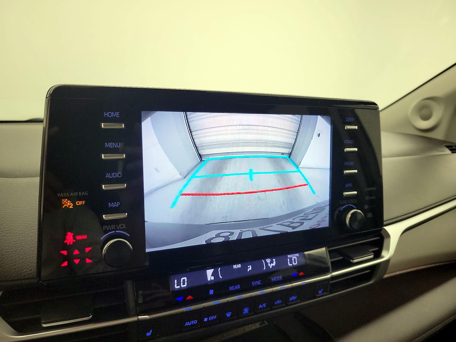 Thumbnail: 2021 Toyota Sienna - 15