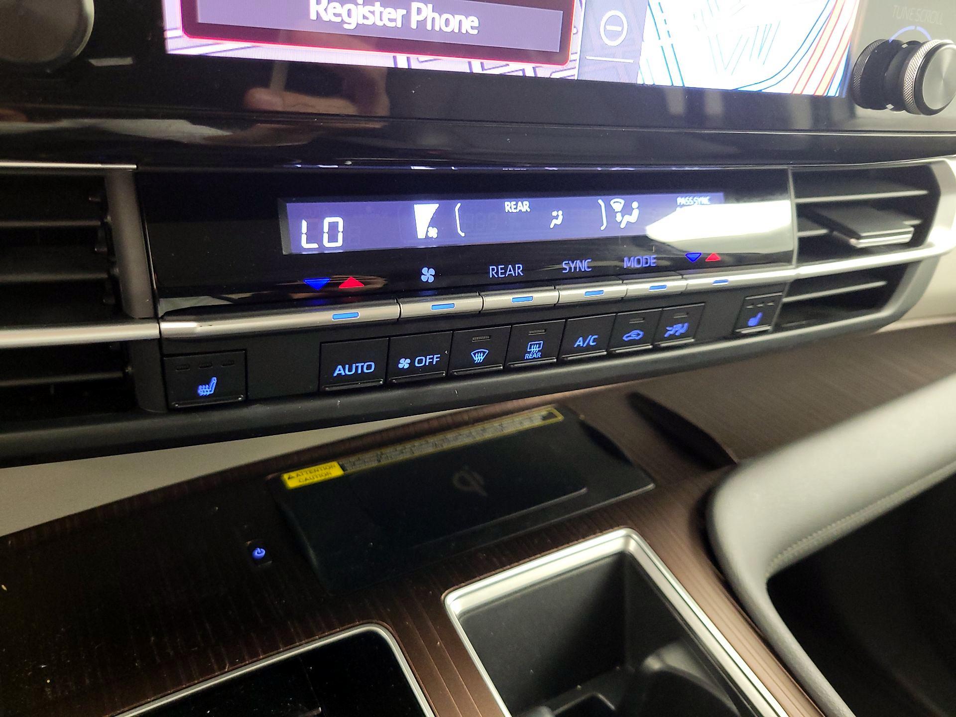 Thumbnail: 2021 Toyota Sienna - 17