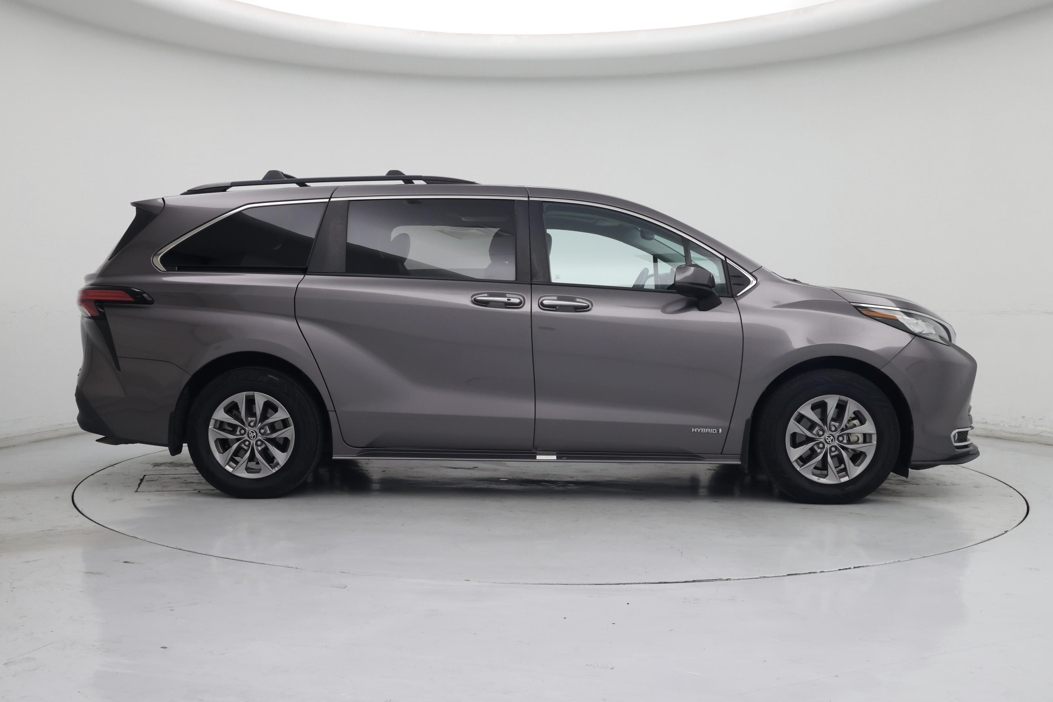 Thumbnail: 2021 Toyota Sienna - 7