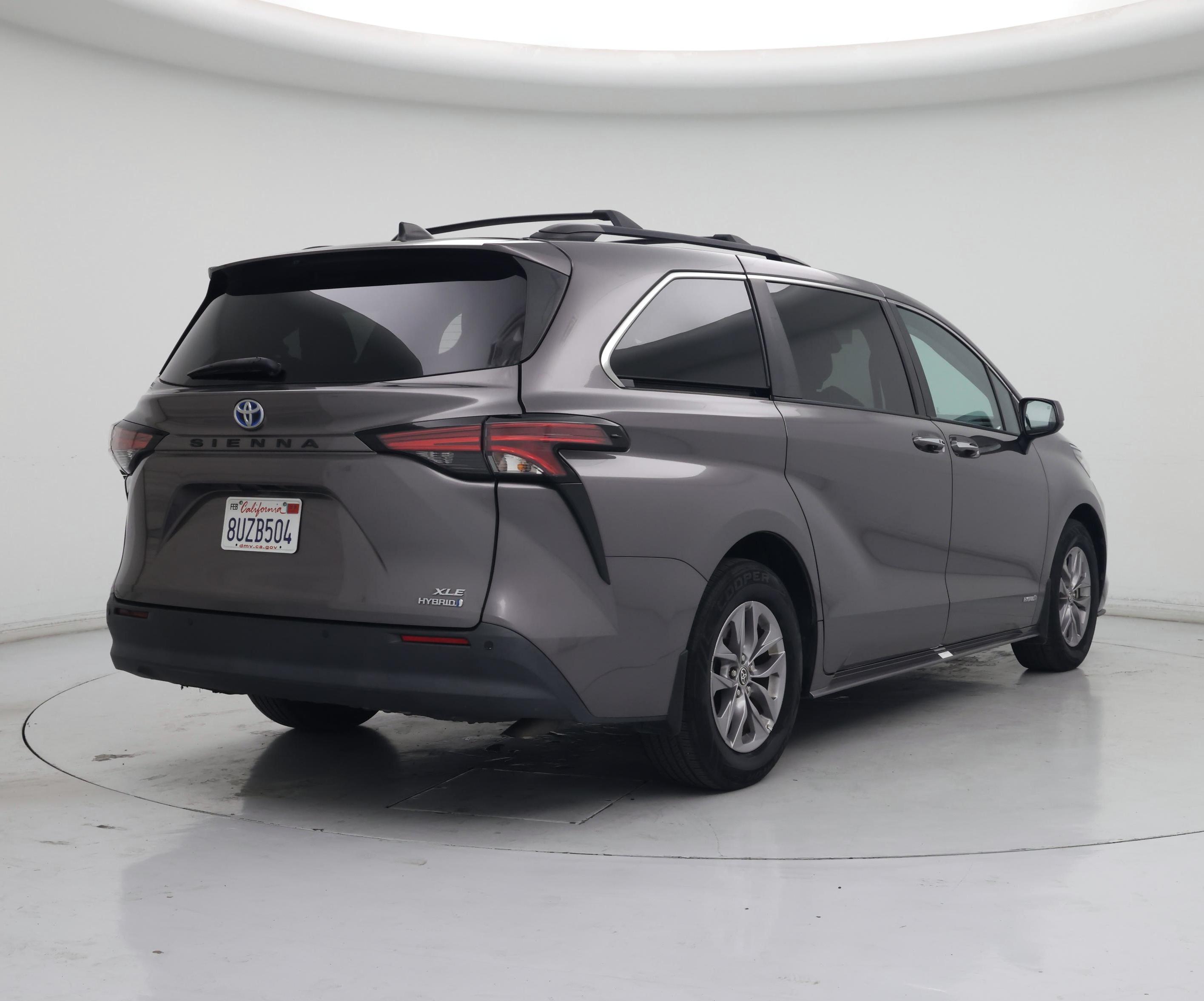 Thumbnail: 2021 Toyota Sienna - 8