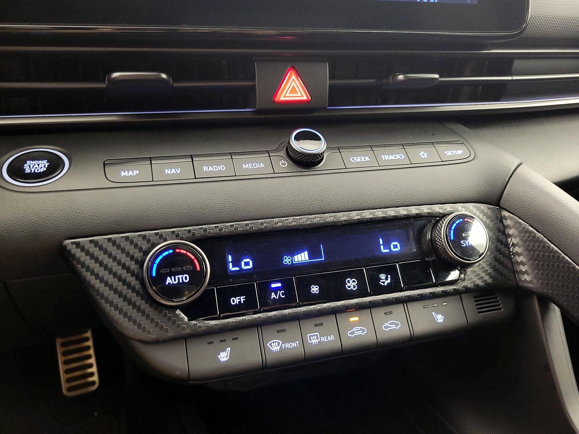 Thumbnail: 2025 Hyundai Elantra - 17