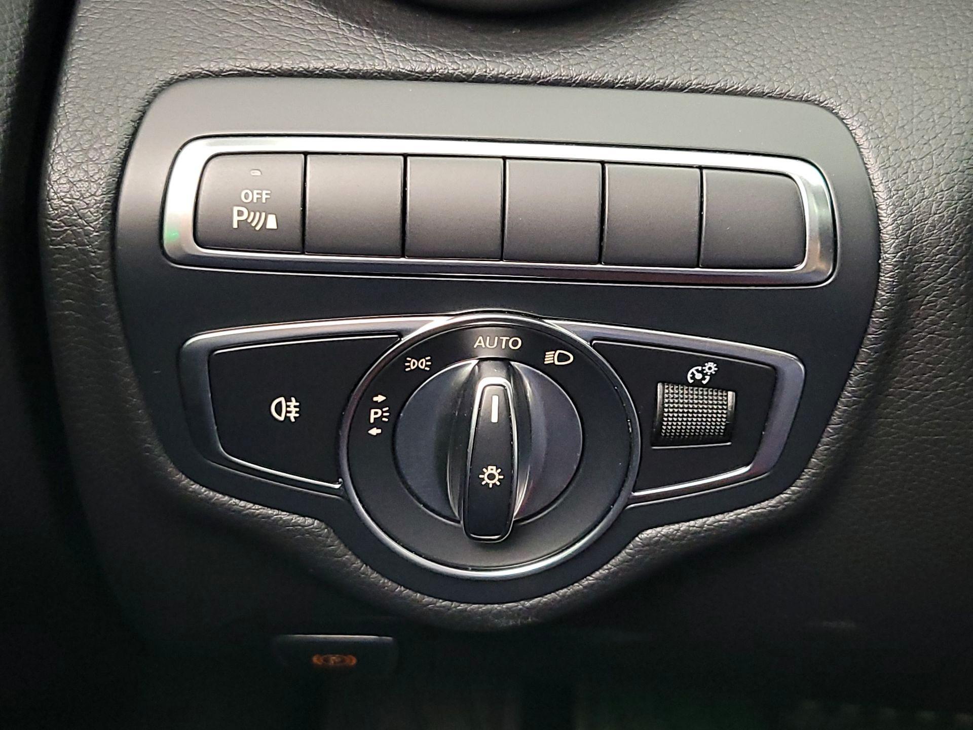 Thumbnail: 2021 Mercedes-Benz C-Class - 14