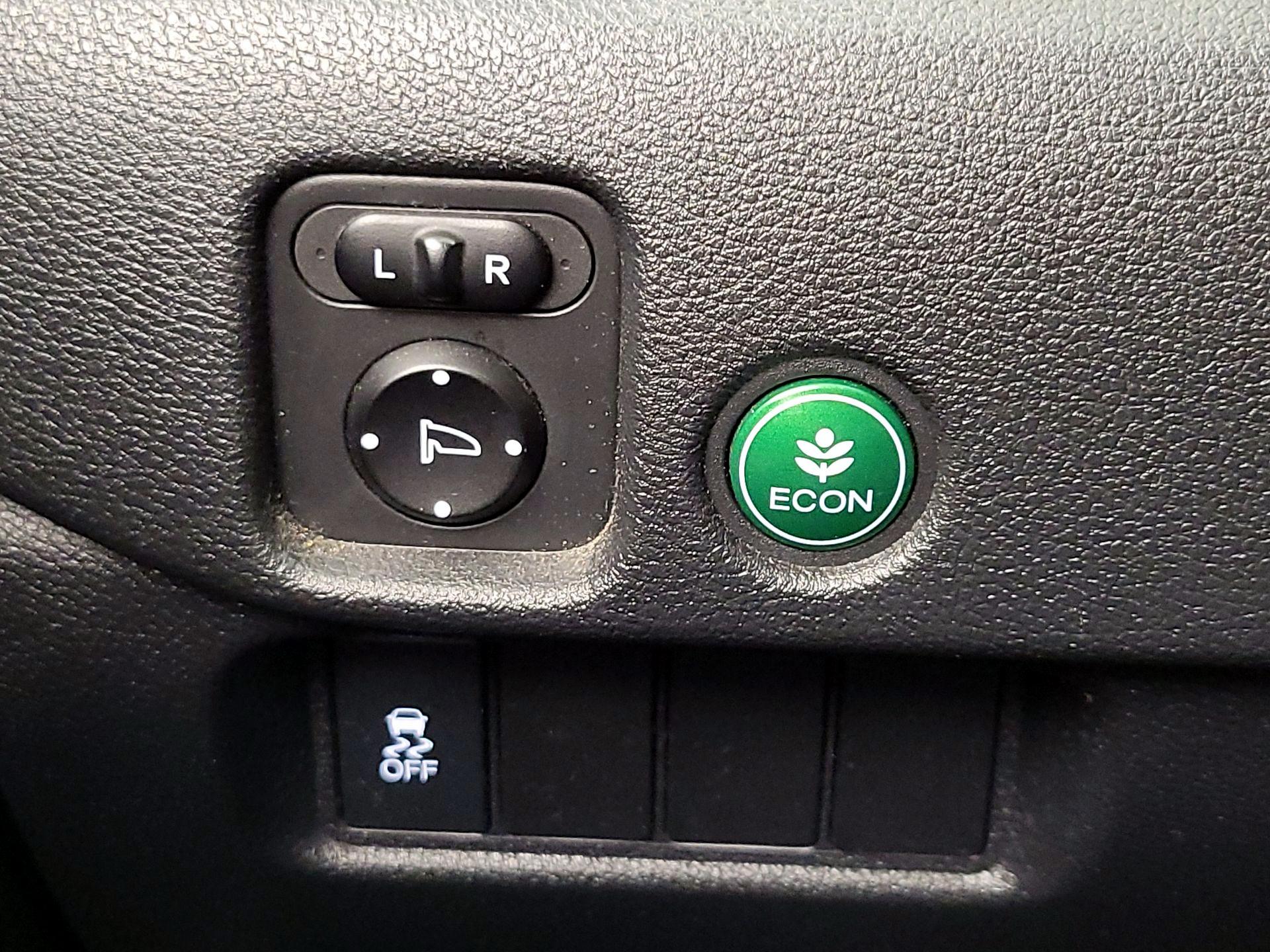 Thumbnail: 2017 Honda Pilot - 13